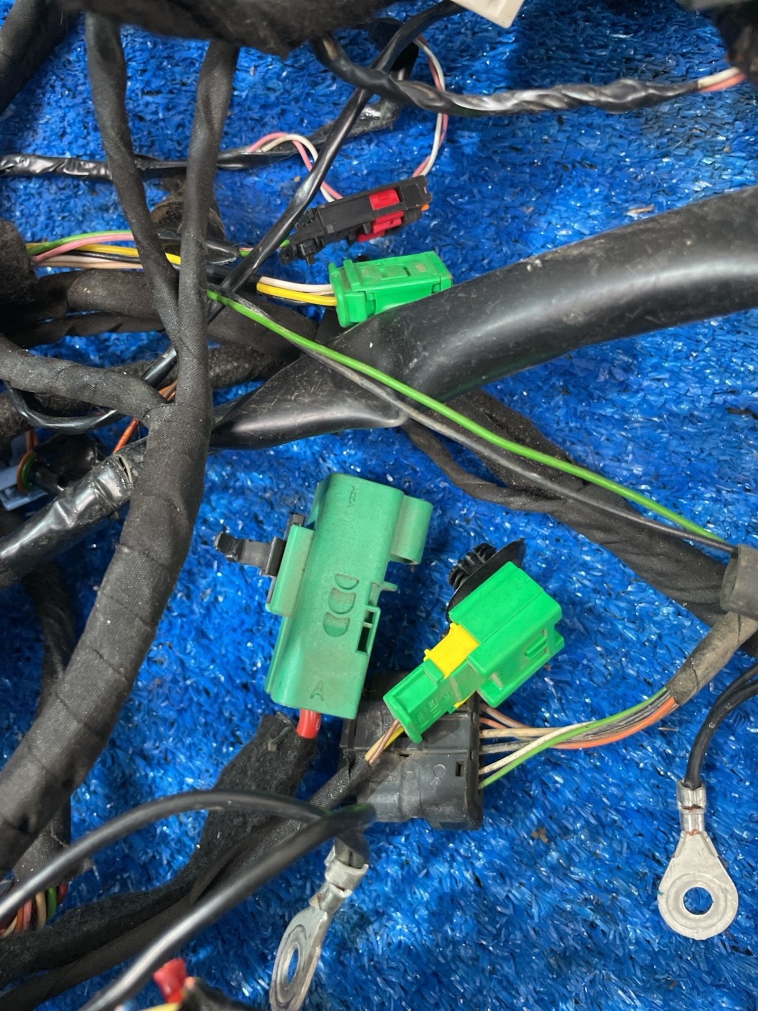 https://ycs.partsauto.market/partsauto-images/thmbs/userImages/f92b14355489e3b224da6399a17e0798/part/a441ef02-59f0-4439-8abc-cb2dd6fd5163_1775476383799.jpg