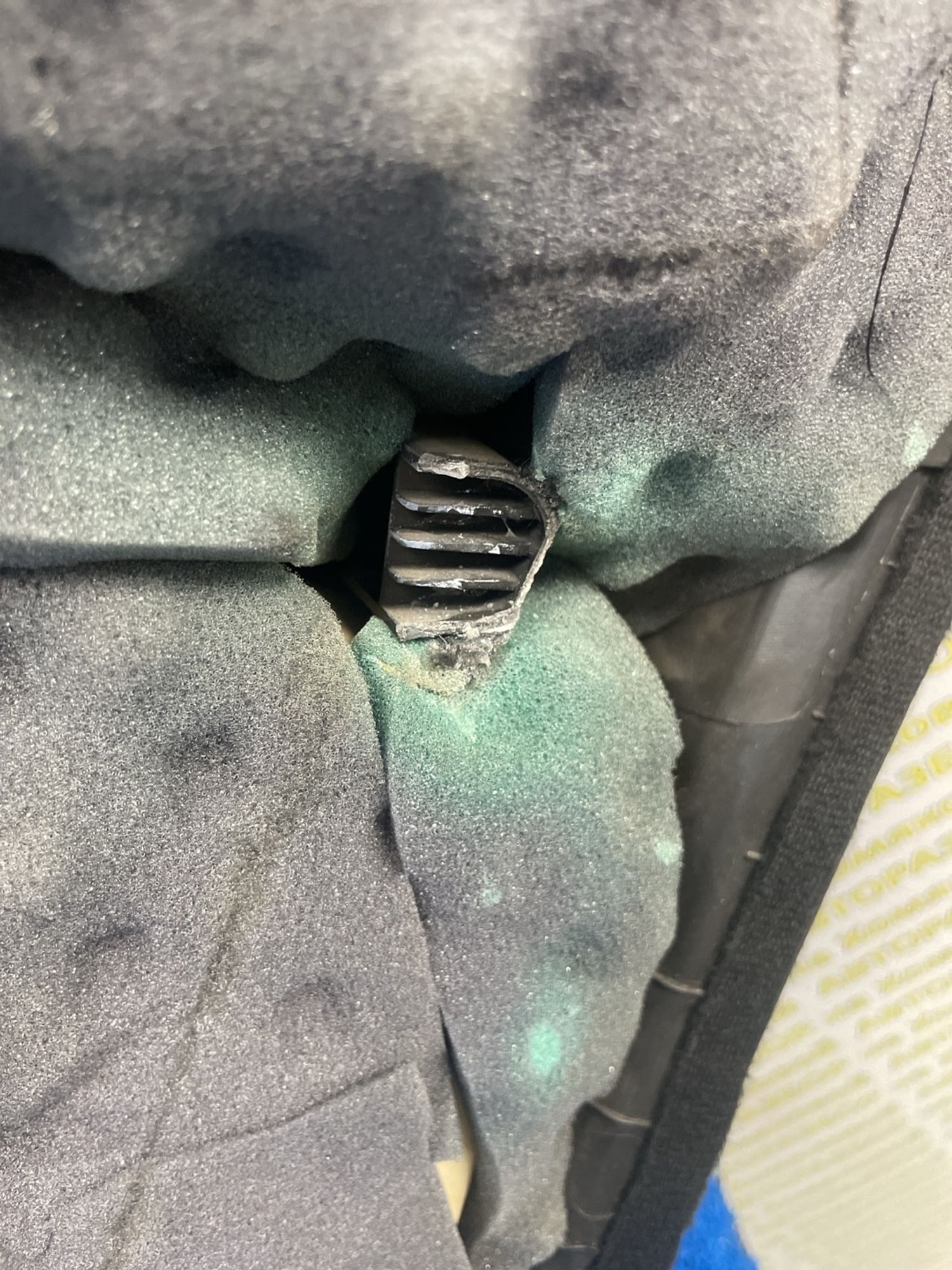https://ycs.partsauto.market/partsauto-images/thmbs/userImages/f92b14355489e3b224da6399a17e0798/part/abddbc7c-6cb4-4338-b114-9fee32cad9d8_1788428580921.jpg