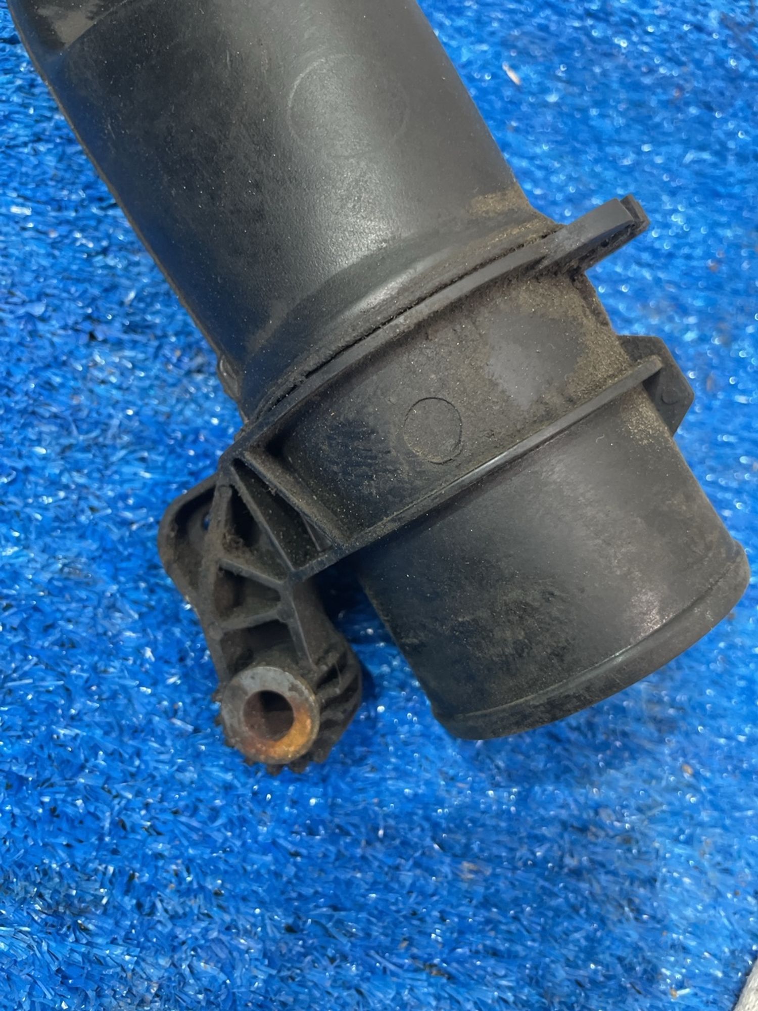 https://ycs.partsauto.market/partsauto-images/thmbs/userImages/f92b14355489e3b224da6399a17e0798/part/b27b8280-e8f7-4e20-8f91-b8329e2ba595_1775460161319.jpg