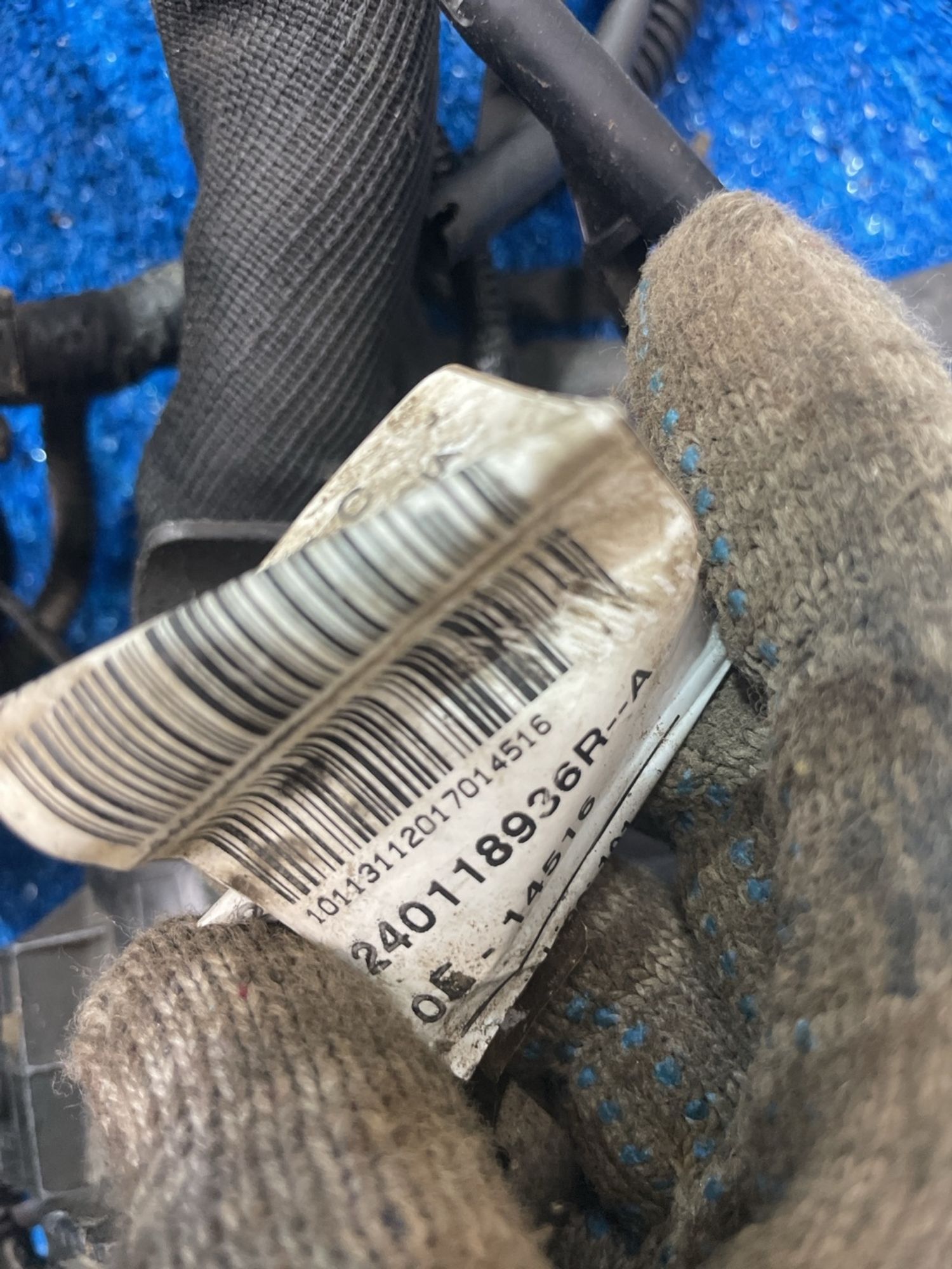 https://ycs.partsauto.market/partsauto-images/thmbs/userImages/f92b14355489e3b224da6399a17e0798/part/bb9663bd-7a14-432b-9c82-31147e1951a0_1775467883722.jpg