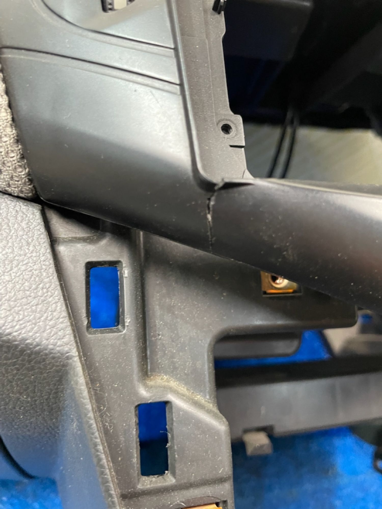 https://ycs.partsauto.market/partsauto-images/thmbs/userImages/f92b14355489e3b224da6399a17e0798/part/cdd083e3-d582-462f-8615-41dc9de5da03_1789035809057.jpg