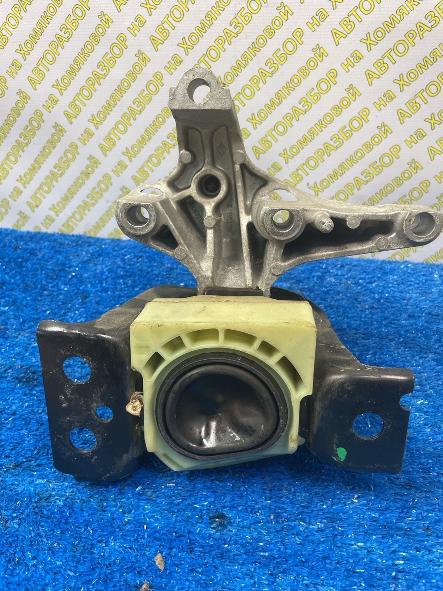 https://ycs.partsauto.market/partsauto-images/thmbs/userImages/f92b14355489e3b224da6399a17e0798/part/d8c80819-6740-485d-9ff0-88adc58059c4_1775124929512.jpg