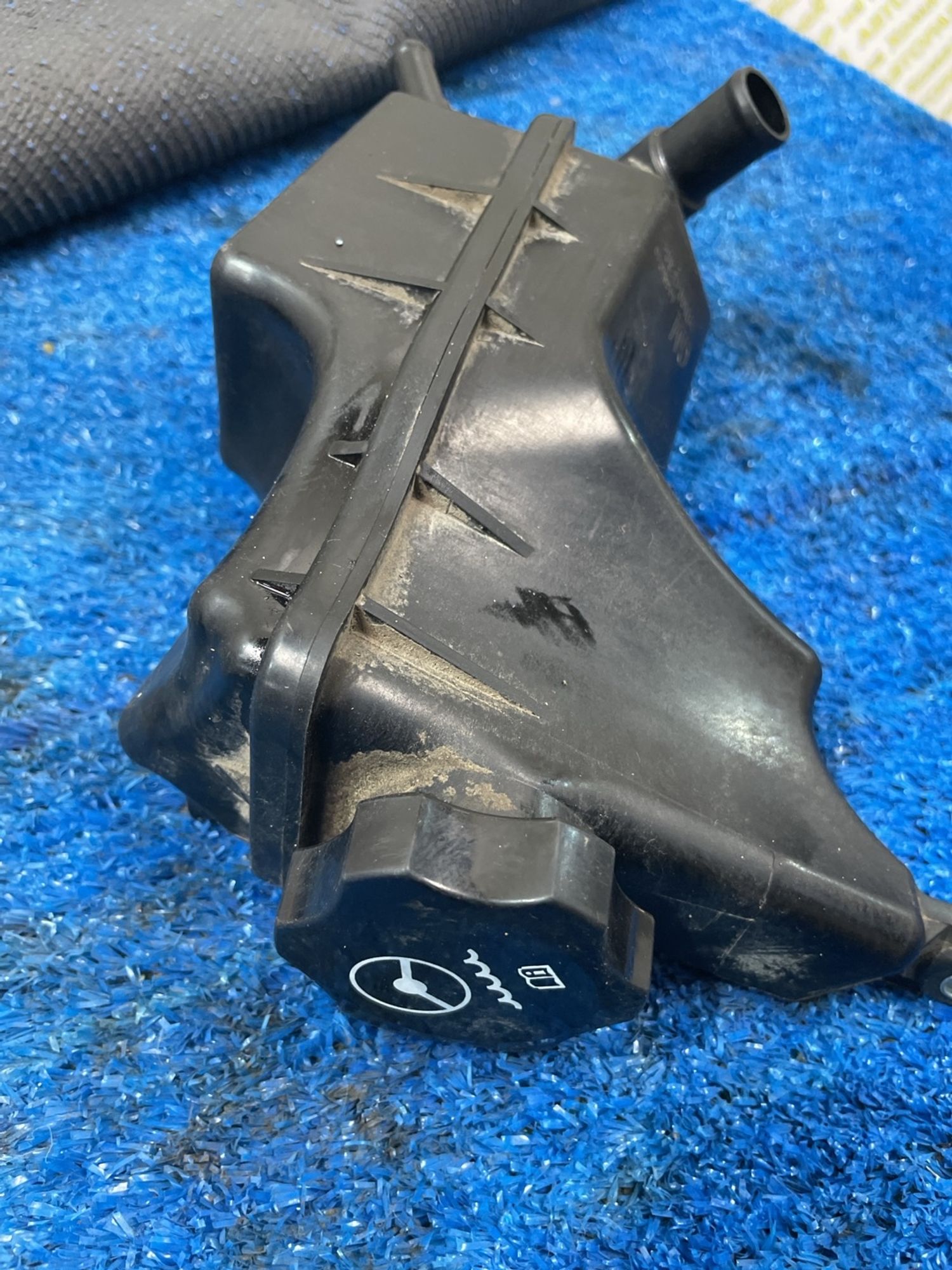 https://ycs.partsauto.market/partsauto-images/thmbs/userImages/f92b14355489e3b224da6399a17e0798/part/dcfbbb1d-85b2-4028-8c3a-8a0565ec8098_1788510129431.jpg