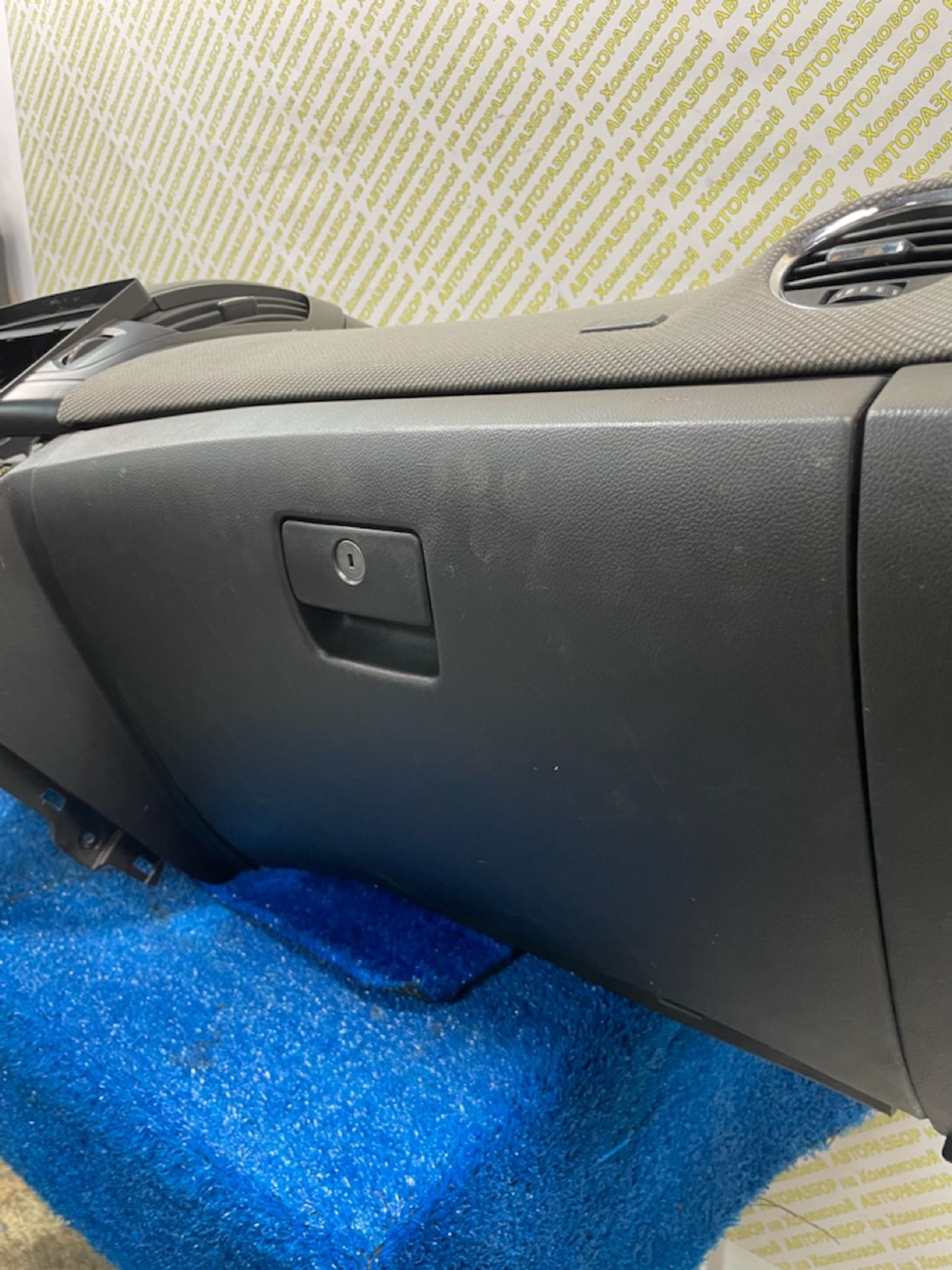 https://ycs.partsauto.market/partsauto-images/thmbs/userImages/f92b14355489e3b224da6399a17e0798/part/e140dae6-e060-4413-b141-dd7f6a856b86_1789035812194.jpg