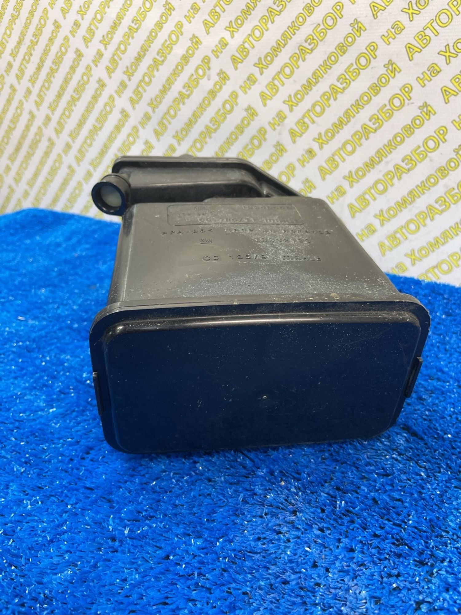 https://ycs.partsauto.market/partsauto-images/thmbs/userImages/f92b14355489e3b224da6399a17e0798/part/ea6232c1-611b-4648-a7ab-f785ec6dcba0_1789308316453.jpg