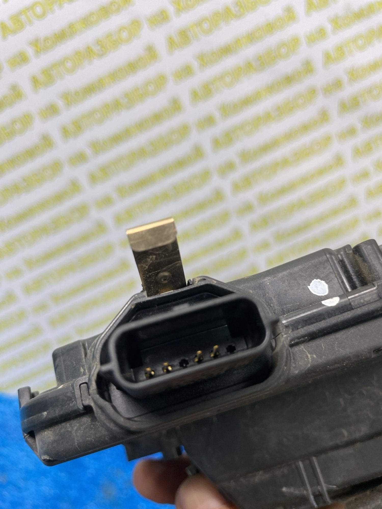 https://ycs.partsauto.market/partsauto-images/thmbs/userImages/f92b14355489e3b224da6399a17e0798/part/f66e0c97-2cb7-46cc-8667-d506d2e6fee0_1778677880207.jpg