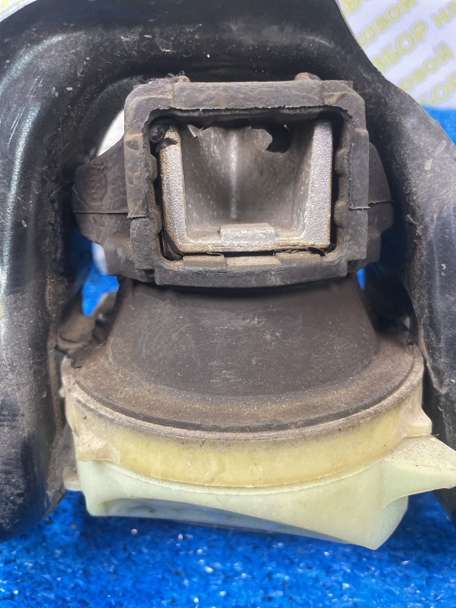 https://ycs.partsauto.market/partsauto-images/thmbs/userImages/f92b14355489e3b224da6399a17e0798/part/f9606760-a9cc-49dc-afa5-27e61705334b_1775124930478.jpg