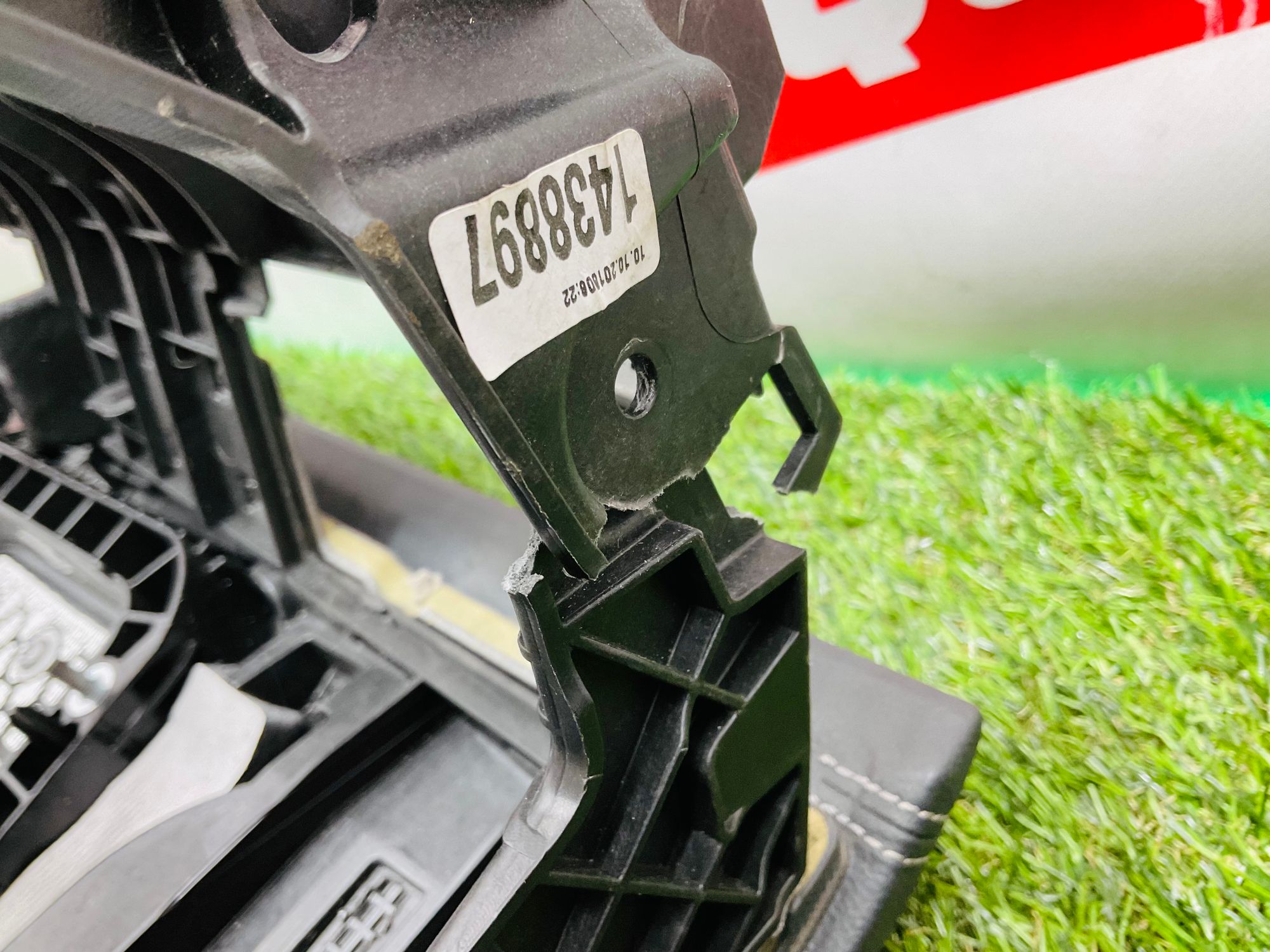 https://ycs.partsauto.market/partsauto-images/thmbs/userImages/h353NjtZg3VDP19b5HMt7LlpbQ93/part/004b7e35-0f7b-4d79-8e50-669976536ca3_1787143135866.jpg