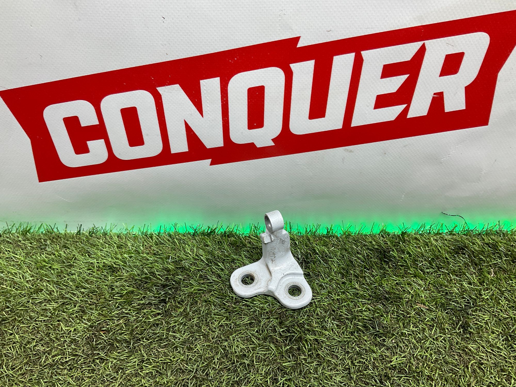 Петля двери левой передней Land Rover Defender II L663 2022, 3000 рублей, Москва