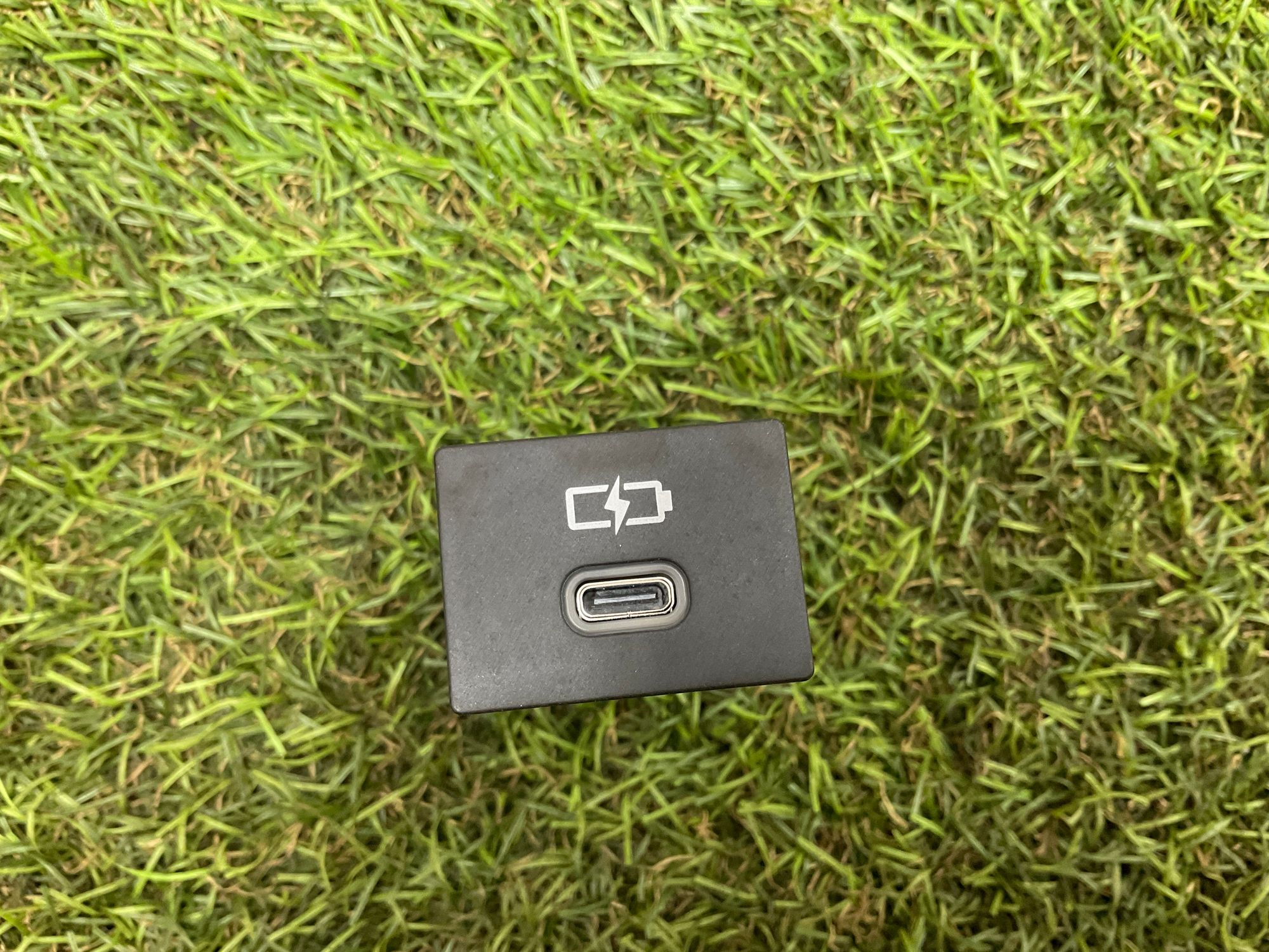 https://ycs.partsauto.market/partsauto-images/thmbs/userImages/h353NjtZg3VDP19b5HMt7LlpbQ93/part/00b20abd-7f58-474e-b4c8-0092a5194c89_1780057630125.jpg