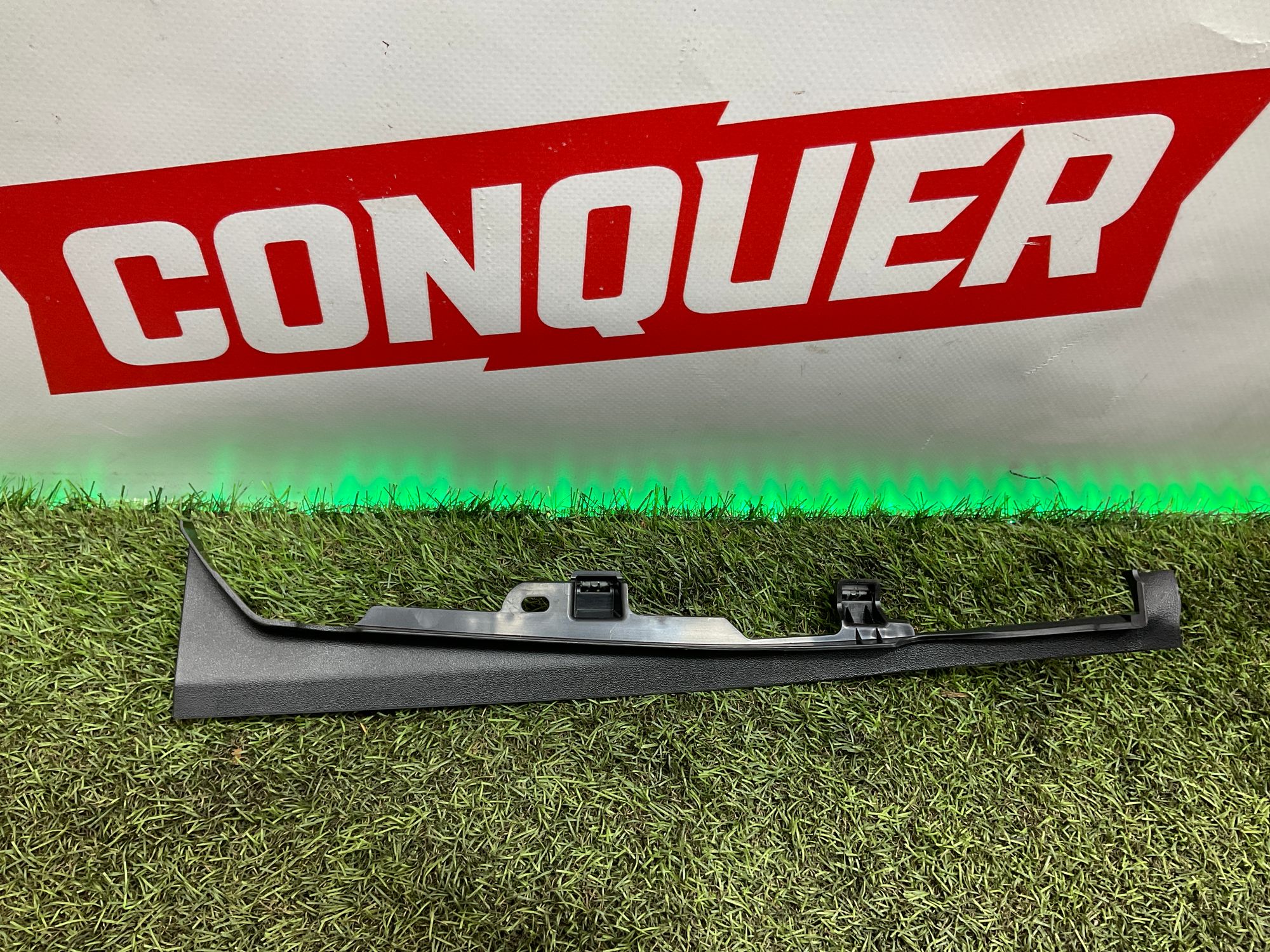 Накладка переднее стойки кузова правая нижняя Land Rover Defender II L663 2022, 4500 рублей, Москва