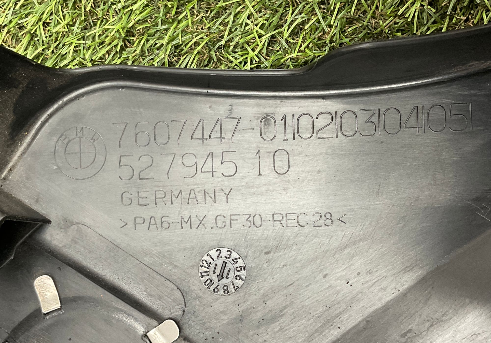 Декоративная крышка мотора BMW 5 серия, F10/F11/F07 рестайлинг N55B30, 2000 рублей, Москва