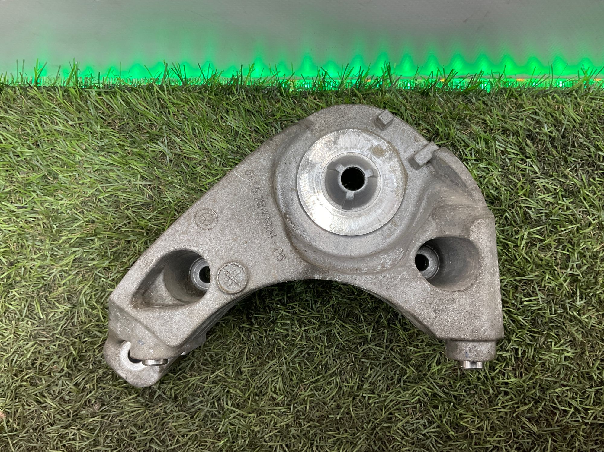 Кронштейн двигатель BMW M5, F90 рестайлинг 2024, 2000 рублей, Москва