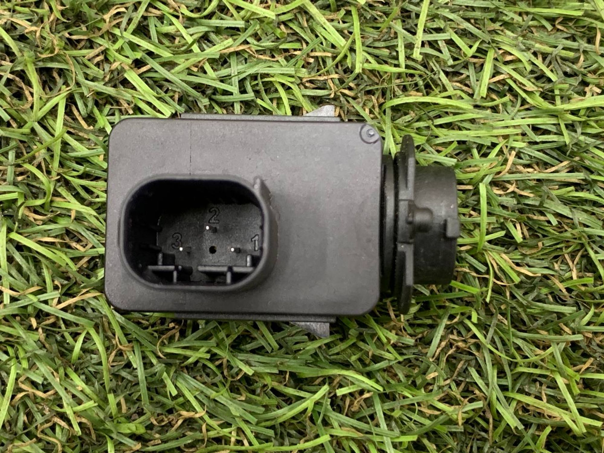 https://ycs.partsauto.market/partsauto-images/thmbs/userImages/h353NjtZg3VDP19b5HMt7LlpbQ93/part/013f4f8c-5444-486e-bfa6-b6ffaa6bad96_1718274622740.jpg