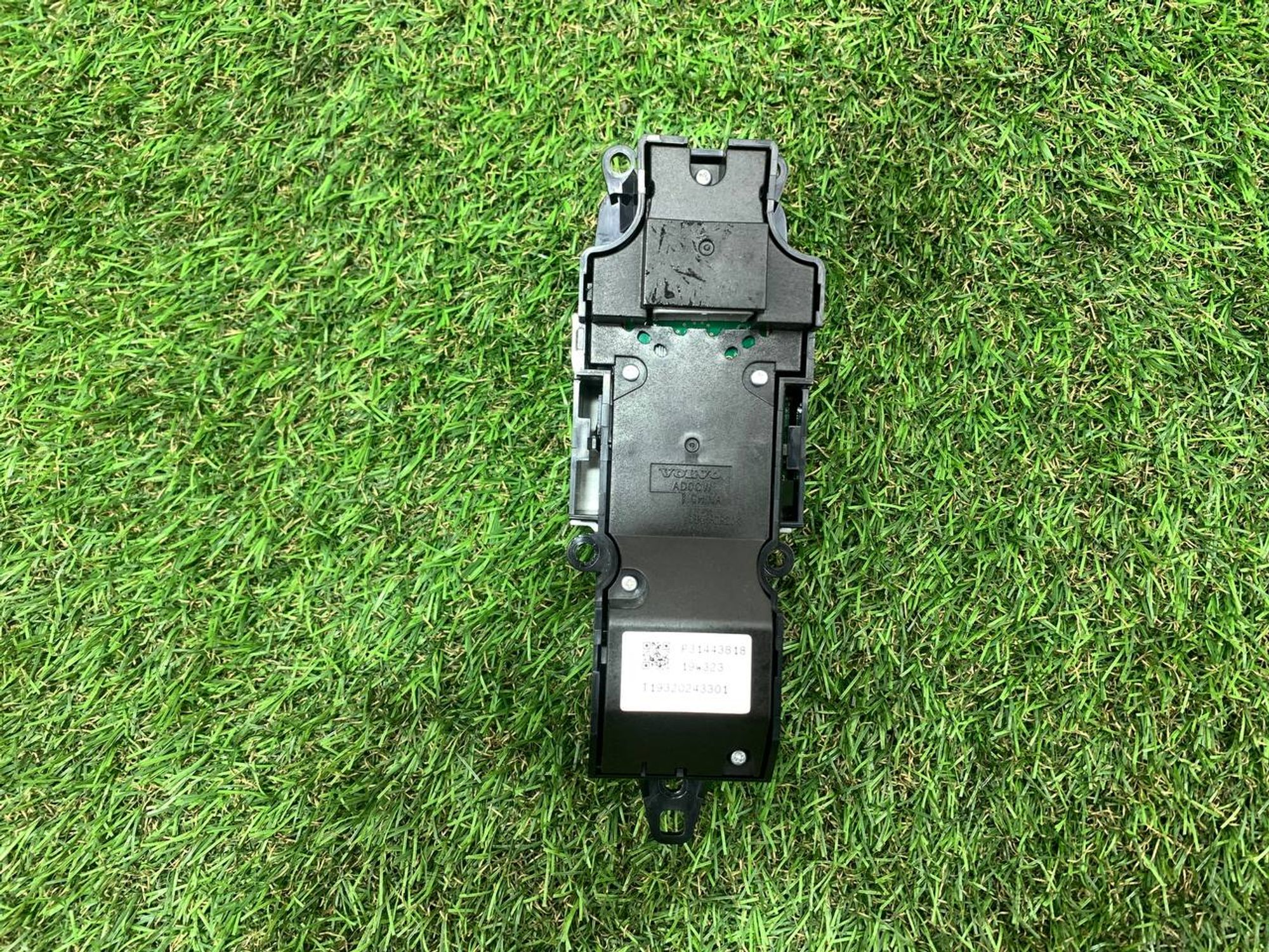 https://ycs.partsauto.market/partsauto-images/thmbs/userImages/h353NjtZg3VDP19b5HMt7LlpbQ93/part/01757545-97a0-4a15-83c9-aa9e31971508_1717080631464.jpg