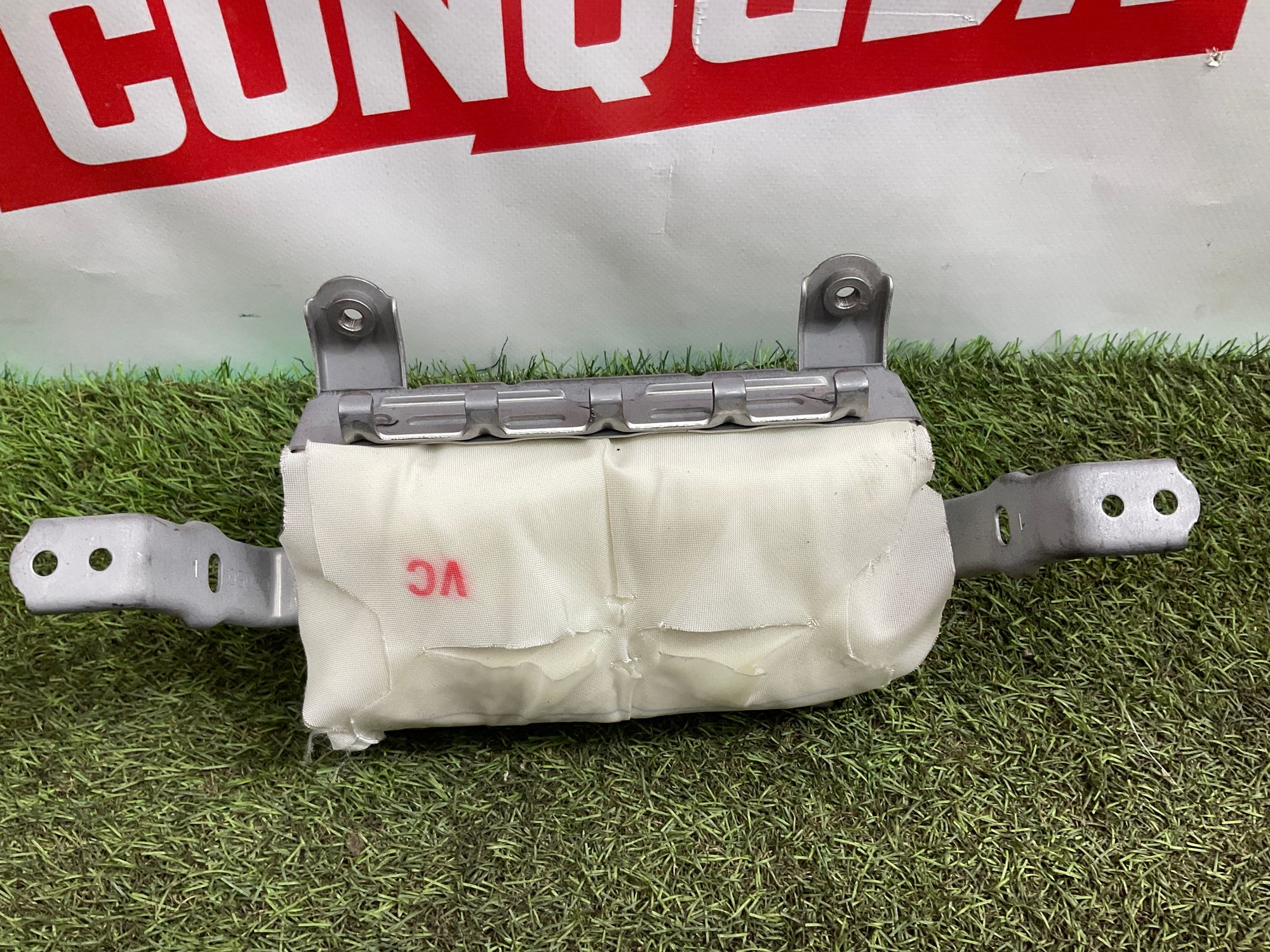 Подушка безопасности пассажира Toyota Land Cruiser 200 рестайлинг 2 (2015—2023) 2017, 12000 рублей, Москва