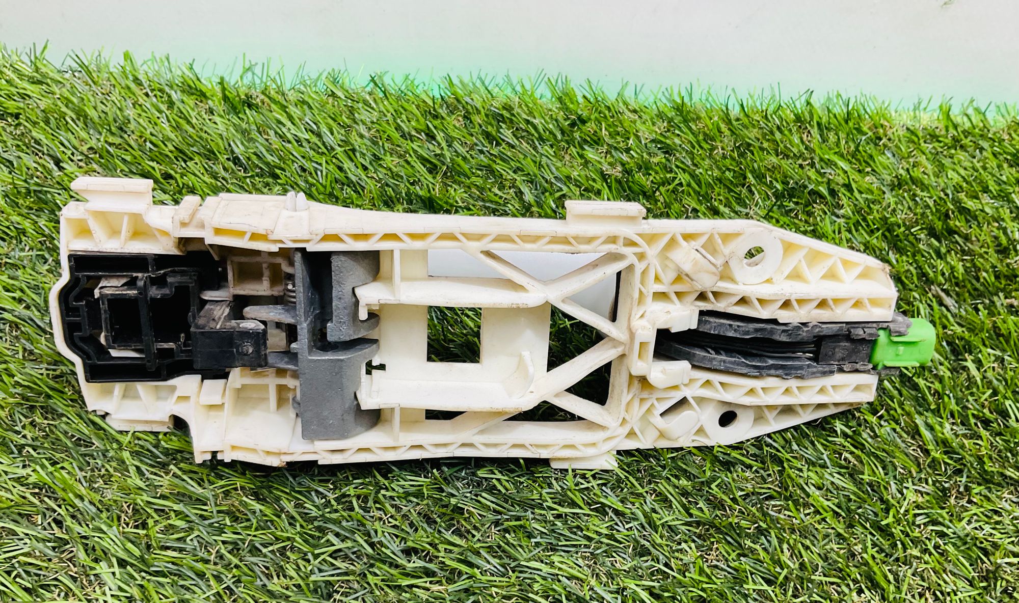 https://ycs.partsauto.market/partsauto-images/thmbs/userImages/h353NjtZg3VDP19b5HMt7LlpbQ93/part/01f04319-9b99-4dd3-9a99-ed887f927f5c_1786366774450.jpg