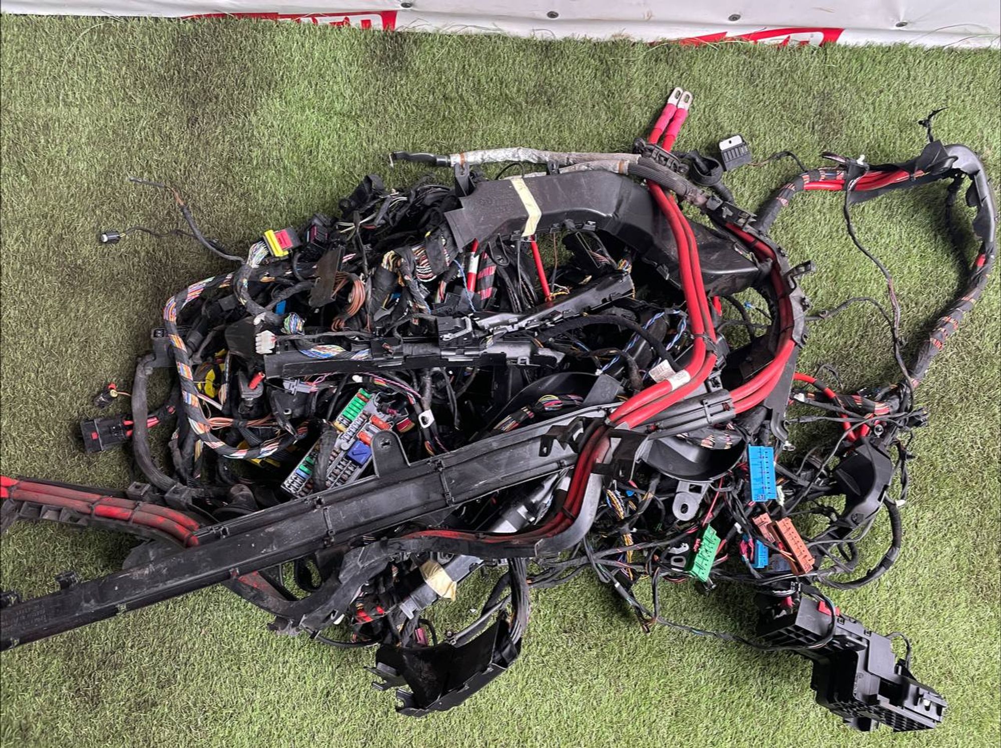 https://ycs.partsauto.market/partsauto-images/thmbs/userImages/h353NjtZg3VDP19b5HMt7LlpbQ93/part/01f163d7-a920-4750-8cfe-7bd74d2f4c06_1712577358418.jpg