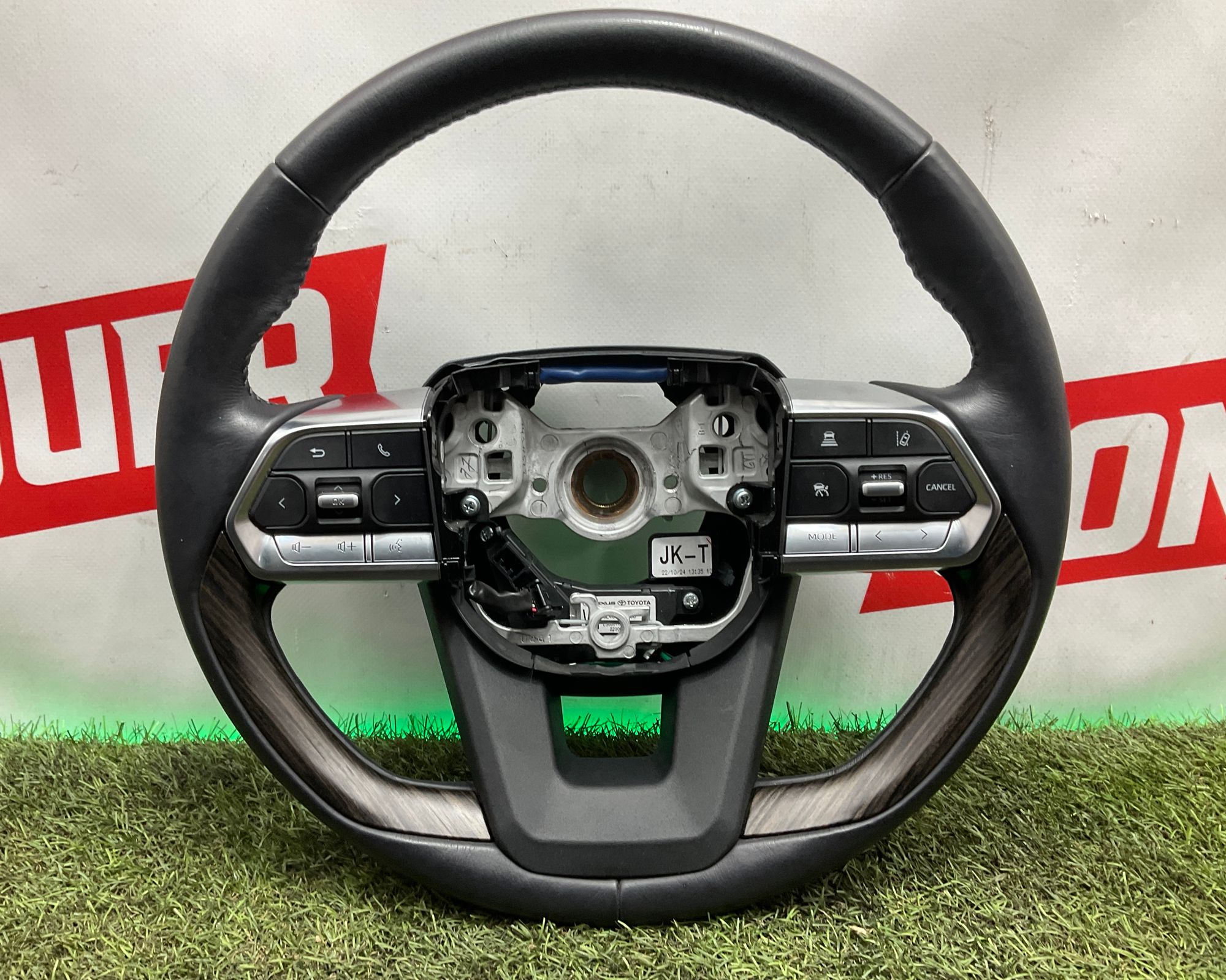 Руль Toyota Land Cruiser 300 2024, 110000 рублей, Москва