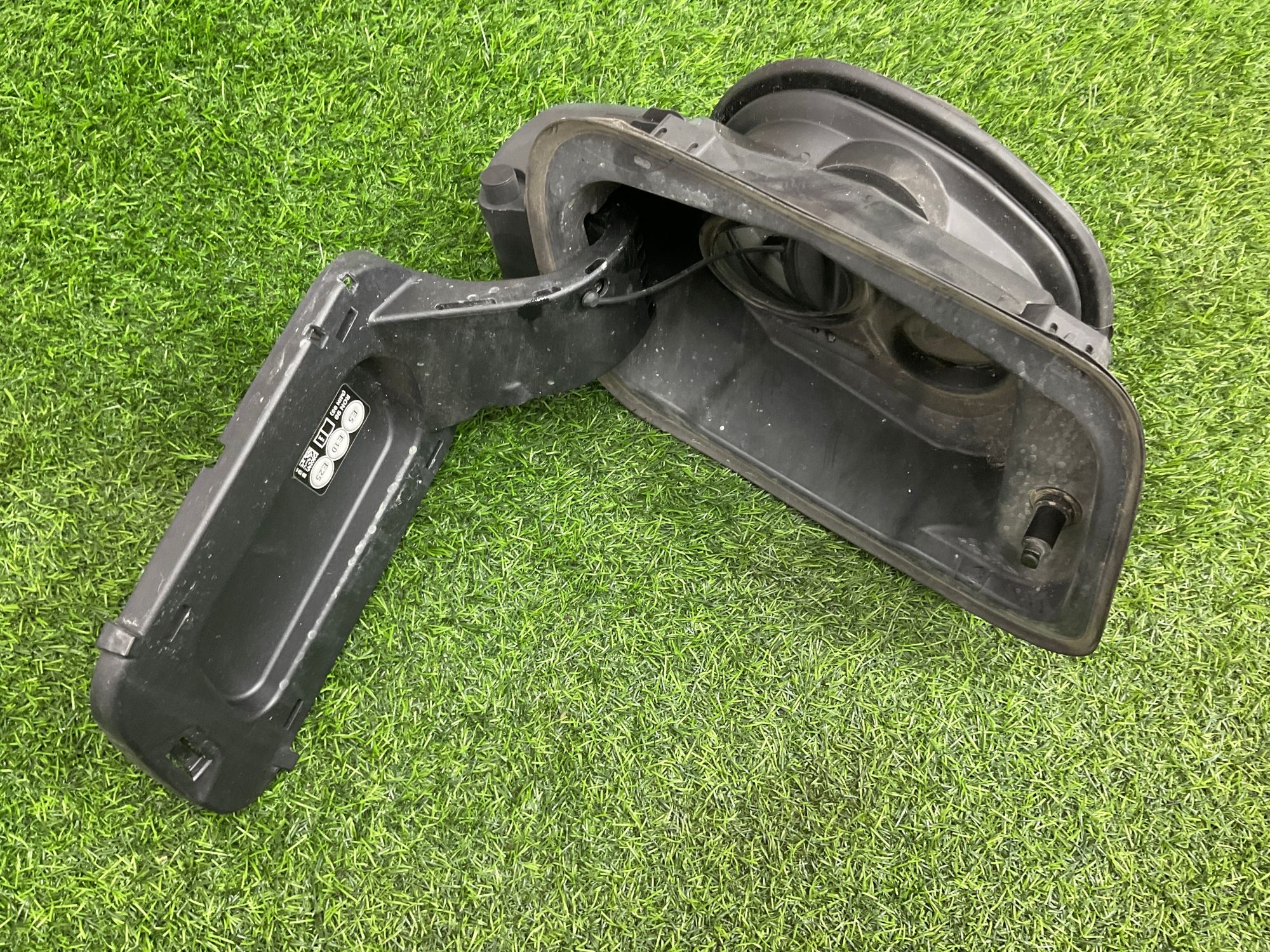 https://ycs.partsauto.market/partsauto-images/thmbs/userImages/h353NjtZg3VDP19b5HMt7LlpbQ93/part/03057c5a-de80-4ac2-bc3a-8af5188f97d4_1740668523635.jpg