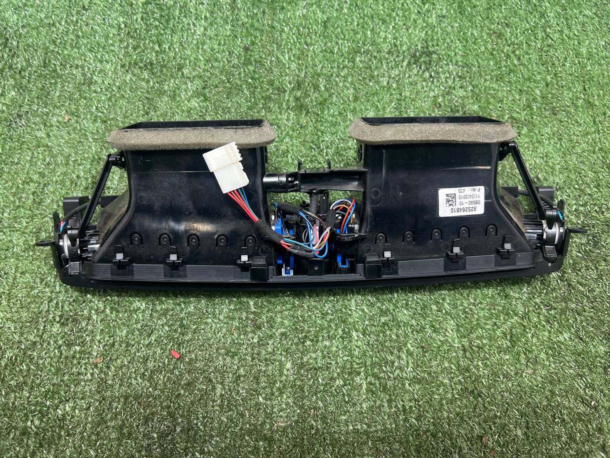 https://ycs.partsauto.market/partsauto-images/thmbs/userImages/h353NjtZg3VDP19b5HMt7LlpbQ93/part/03256a6f-1359-4bb1-8c80-af9ada032192_1730547129648.jpg