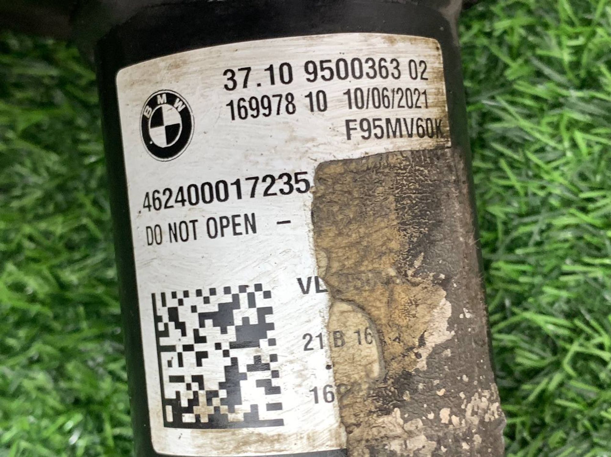 https://ycs.partsauto.market/partsauto-images/thmbs/userImages/h353NjtZg3VDP19b5HMt7LlpbQ93/part/034ca47f-9483-4740-87b0-897a8c6e7582_1733227164638.jpg