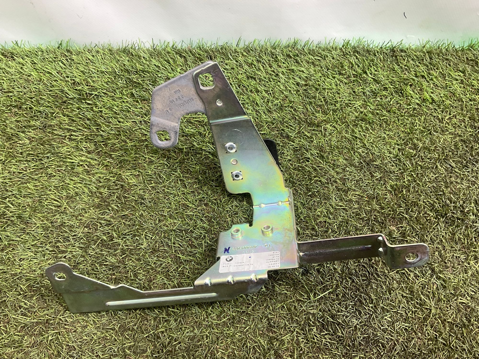 Кронштейн шторки багажника BMW 3 серия G21, 2500 рублей, Москва