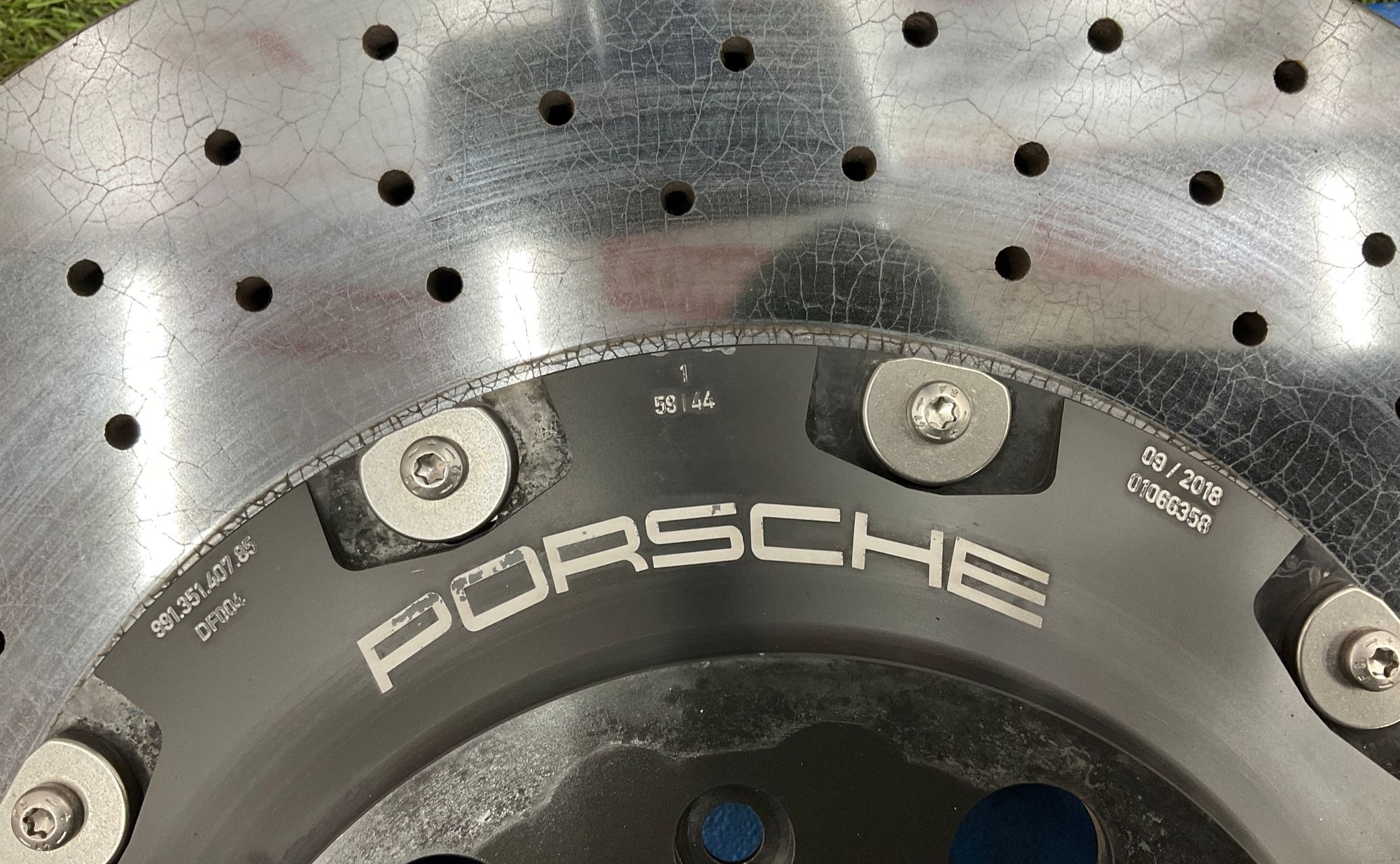 https://ycs.partsauto.market/partsauto-images/thmbs/userImages/h353NjtZg3VDP19b5HMt7LlpbQ93/part/037ff340-cdc5-4d41-9cef-647fc4cea868_1775568632017.jpg