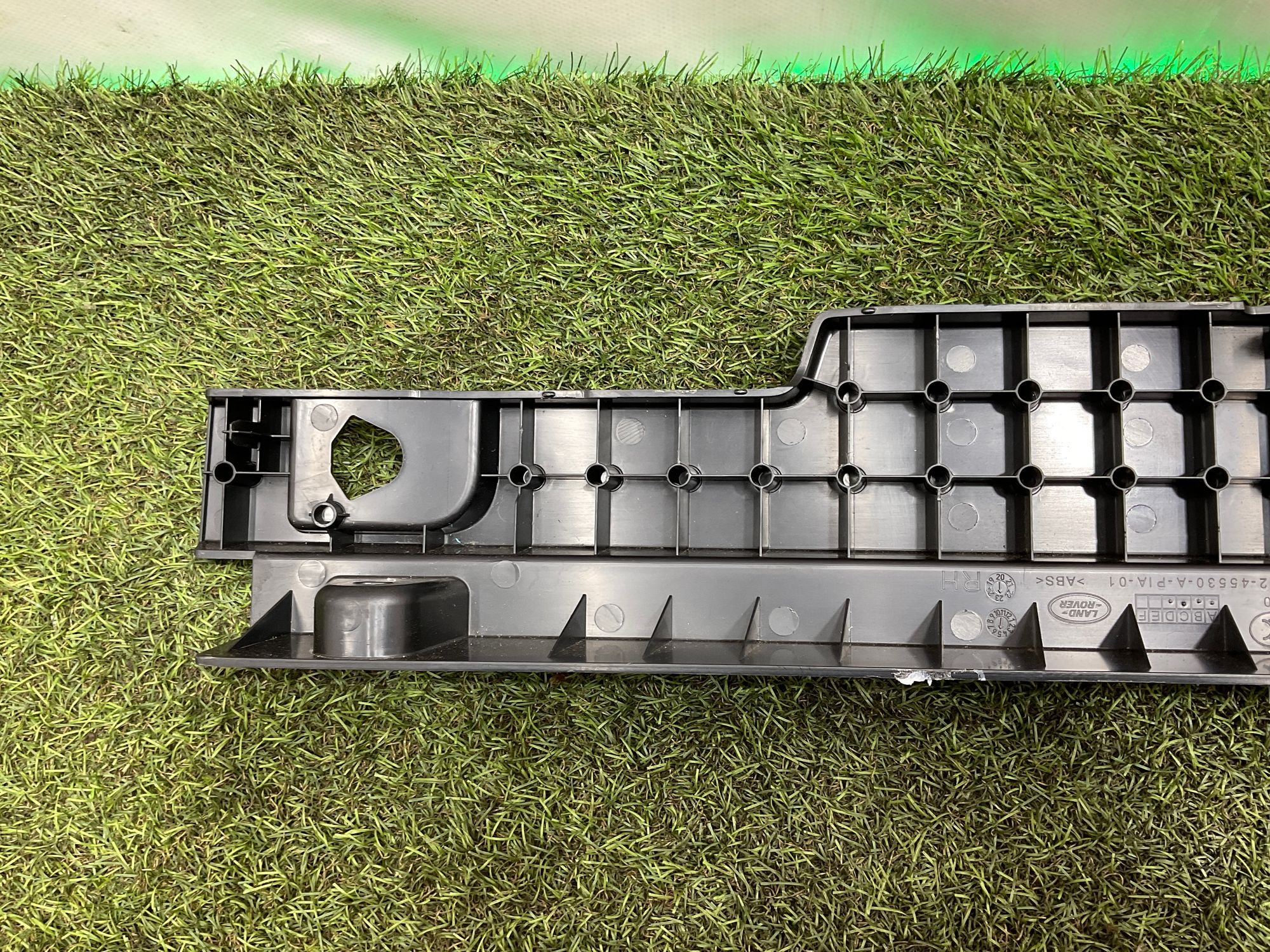 Накладка багажника нижняя правая Land Rover Defender II L663 2022, 3000 рублей, Москва