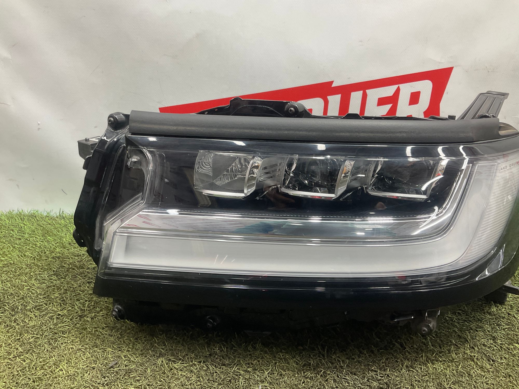 Фара левая Toyota Land Cruiser 300 2024, 165000 рублей, Москва