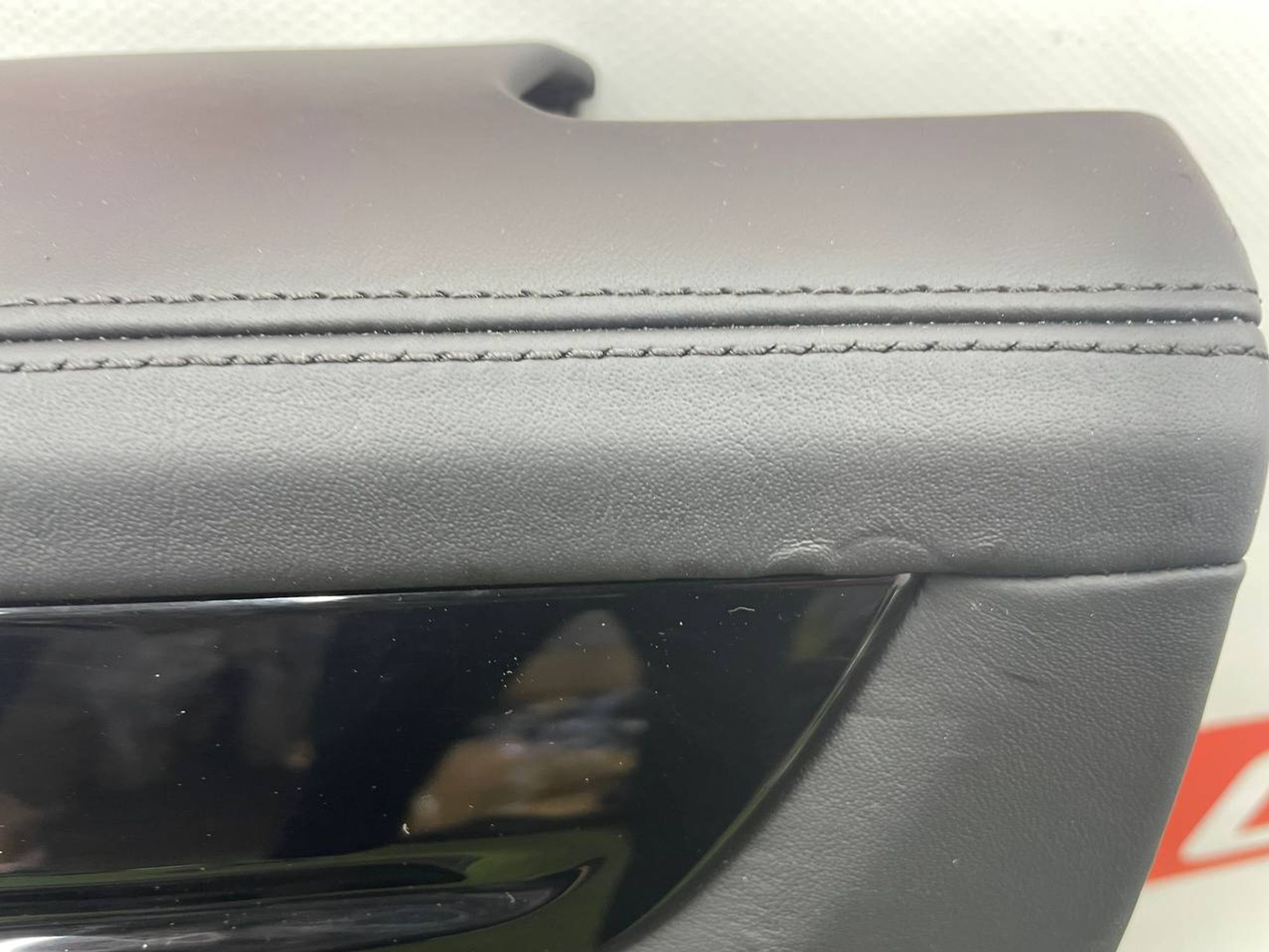 https://ycs.partsauto.market/partsauto-images/thmbs/userImages/h353NjtZg3VDP19b5HMt7LlpbQ93/part/0549a1f8-e2d5-4bd9-85df-59681e9f22a8_1710750230637.jpg