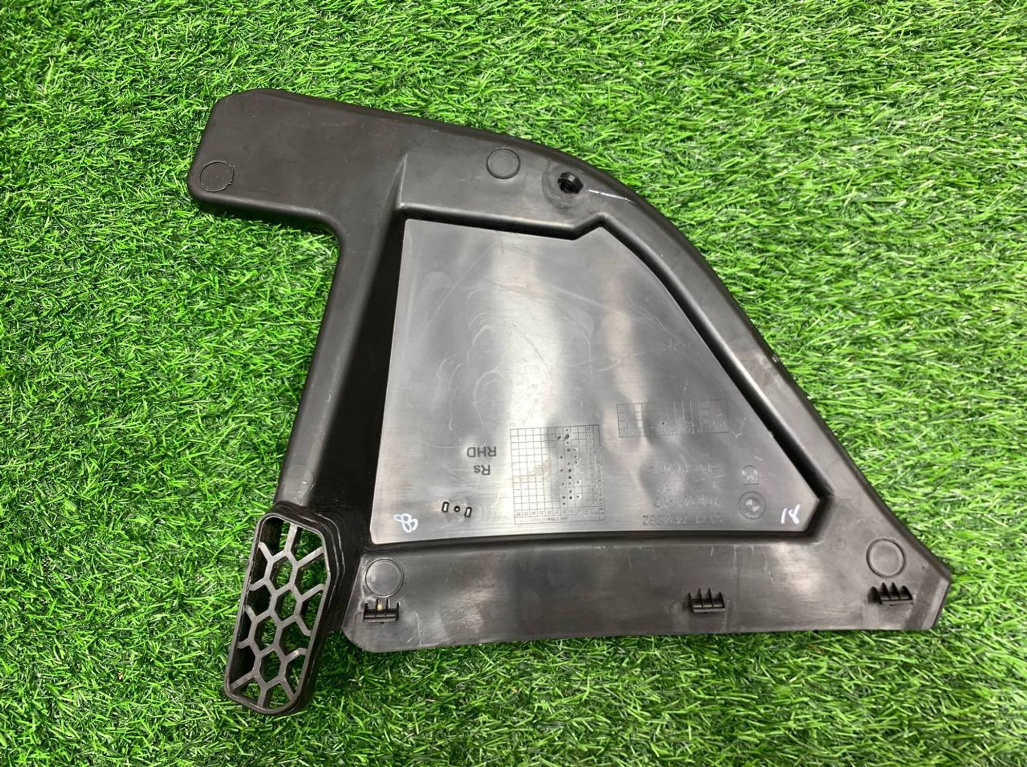 https://ycs.partsauto.market/partsauto-images/thmbs/userImages/h353NjtZg3VDP19b5HMt7LlpbQ93/part/05558b3f-5d92-472c-8309-32647382ef61_1732868888298.jpg