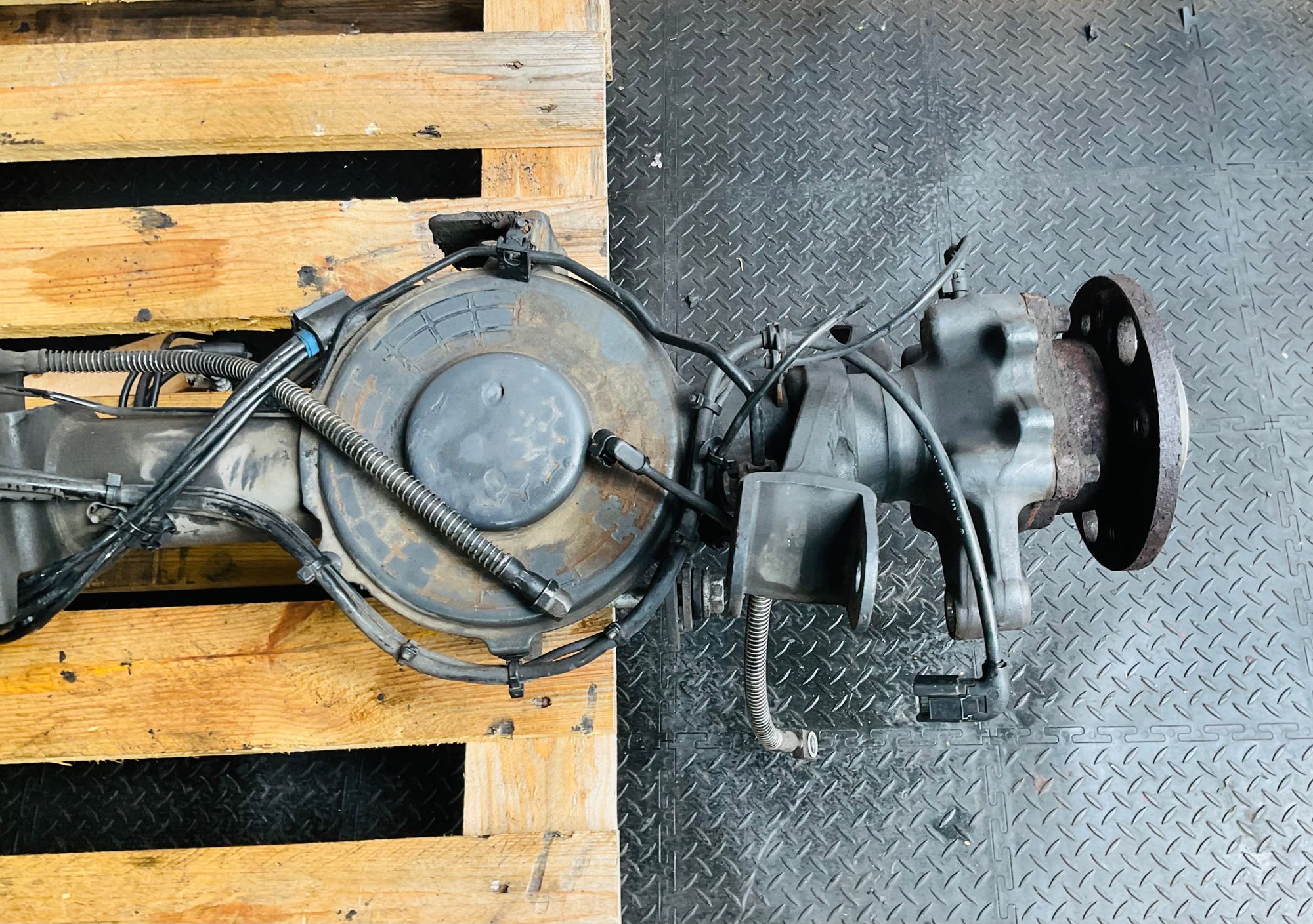 https://ycs.partsauto.market/partsauto-images/thmbs/userImages/h353NjtZg3VDP19b5HMt7LlpbQ93/part/05c6d97f-4a13-4d5f-8722-025451f1a04c_1789459808570.jpg
