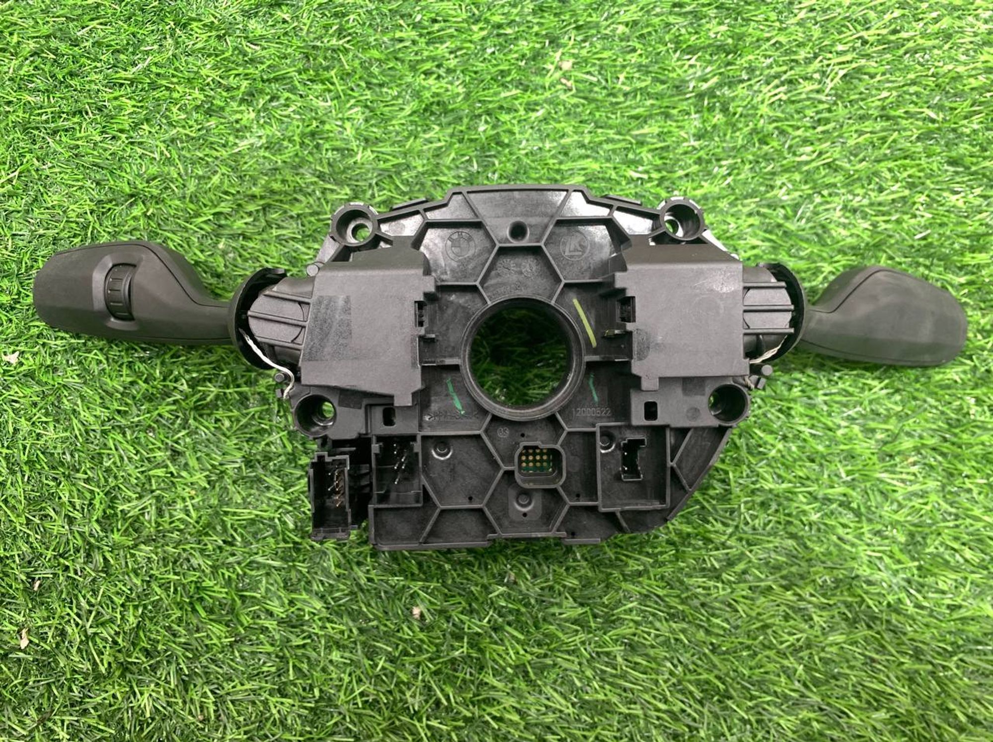 https://ycs.partsauto.market/partsauto-images/thmbs/userImages/h353NjtZg3VDP19b5HMt7LlpbQ93/part/070611e2-9147-4c51-9e65-02e97567d5f0_1733408793179.jpg