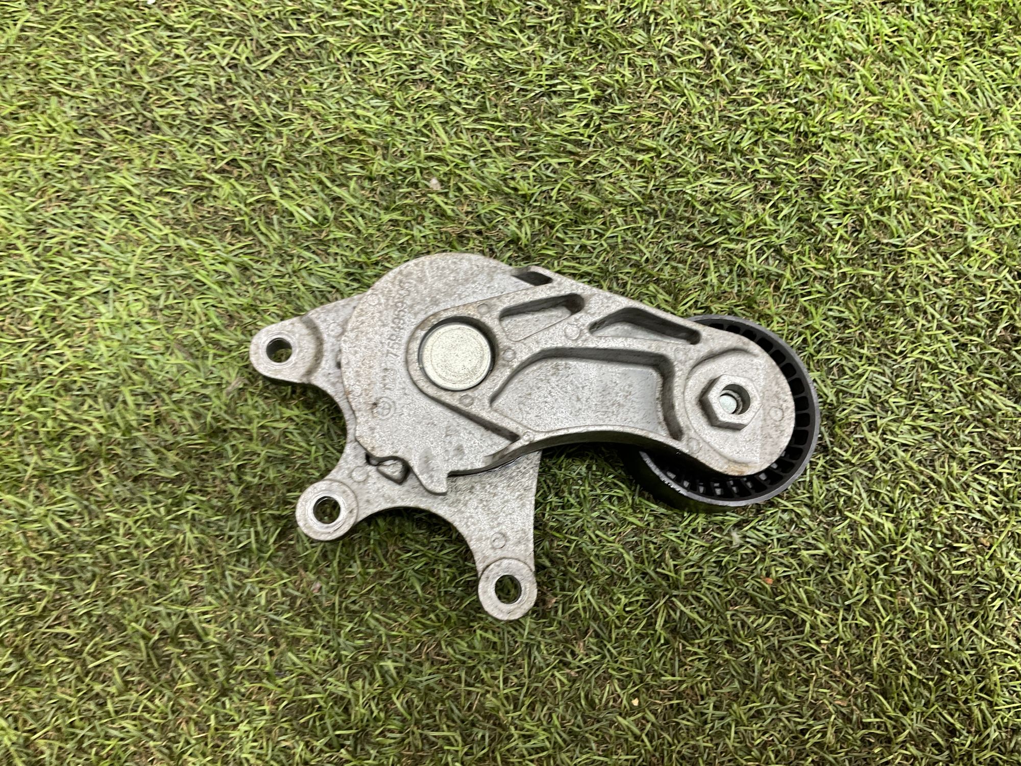 Механический натяжитель ремня BMW 5 серия, F10/F11/F07 рестайлинг N20, 2000 рублей, Москва