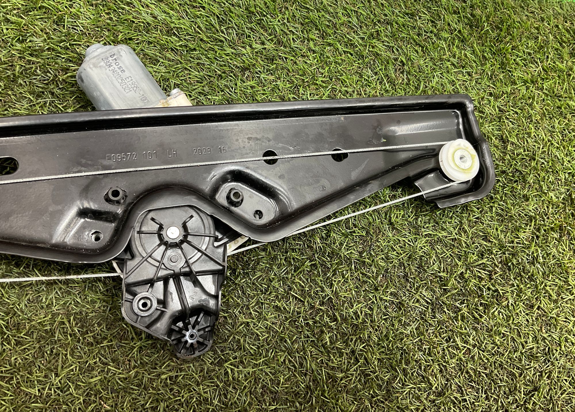 Стеклоподъемник задней левой двери Land Rover Defender II 2022, 11000 рублей, Москва