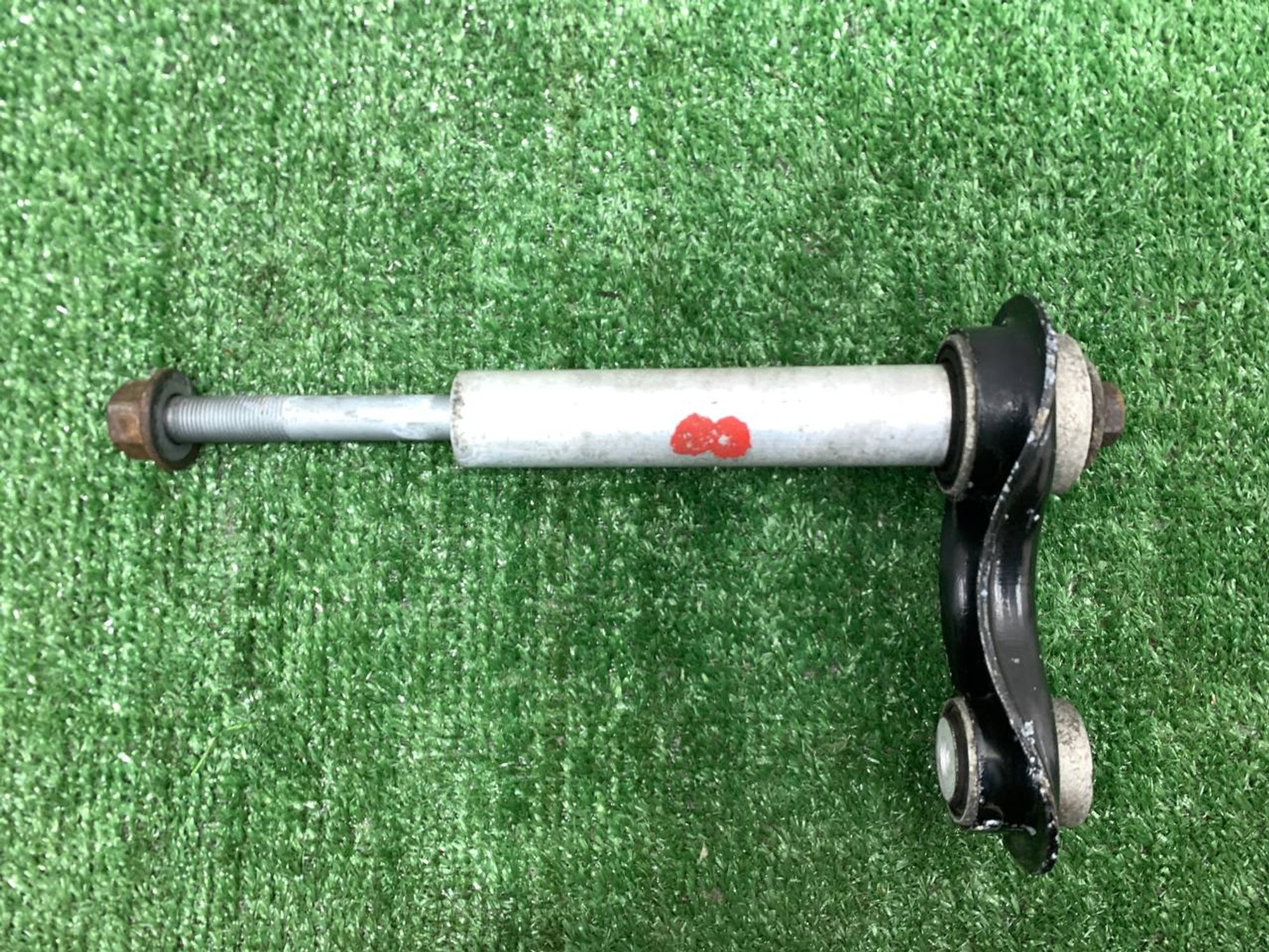 https://ycs.partsauto.market/partsauto-images/thmbs/userImages/h353NjtZg3VDP19b5HMt7LlpbQ93/part/07c8db98-b72c-4eda-9214-9b474745fbb4_1729518490423.jpg