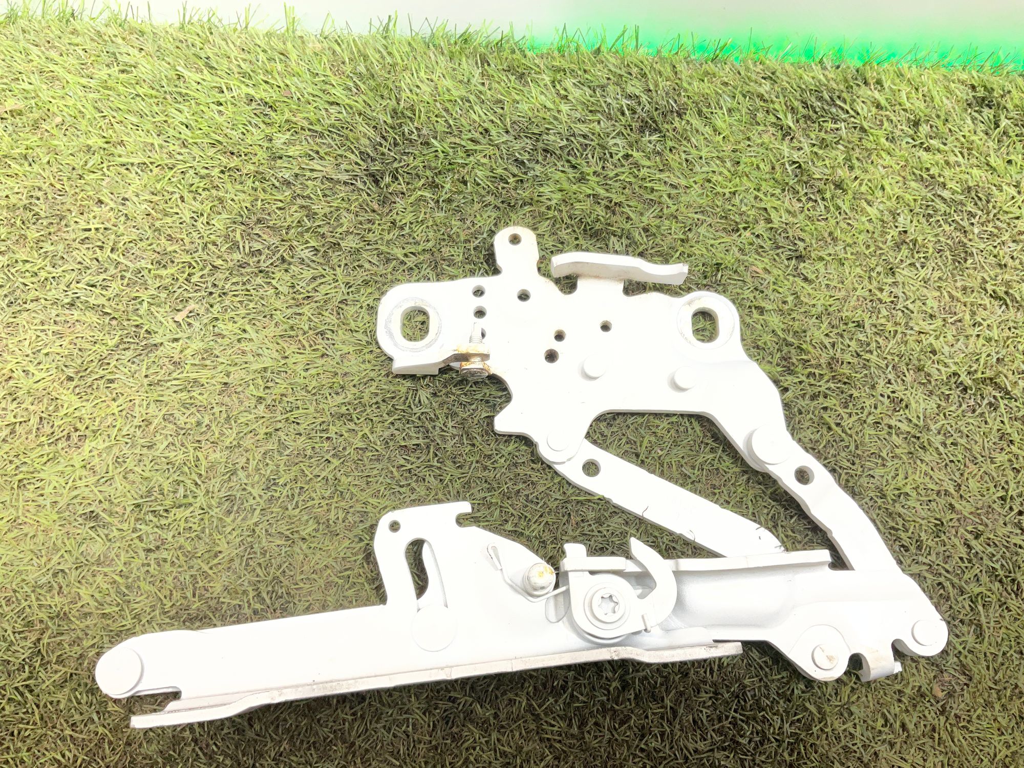 Петля капота левая BMW 3 серия, F30/F31 рестайлинг, 1500 рублей, Москва