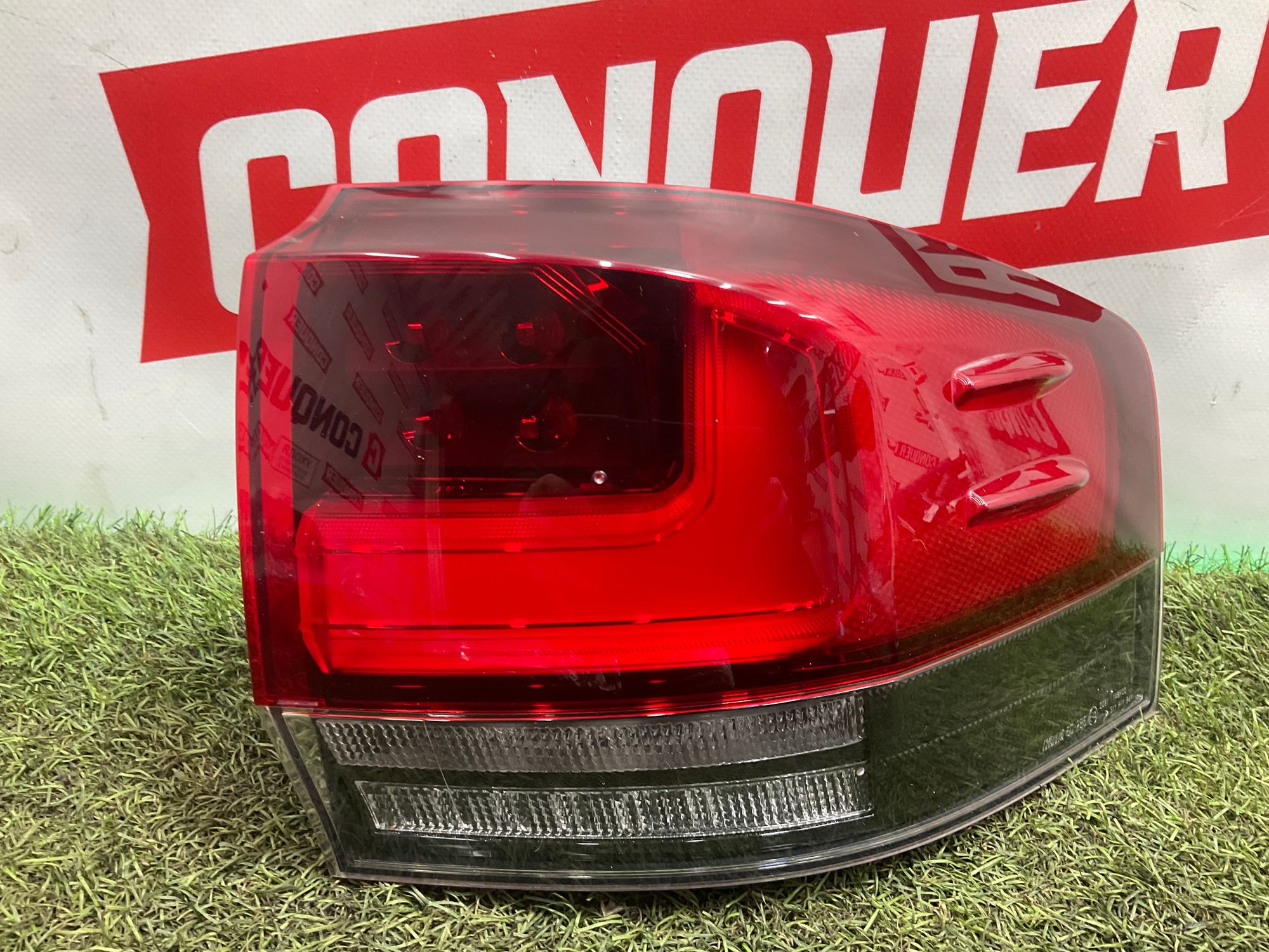 Фонарь задний правый Toyota Land Cruiser 300 (2021—2023) 2024, 30000 рублей, Москва