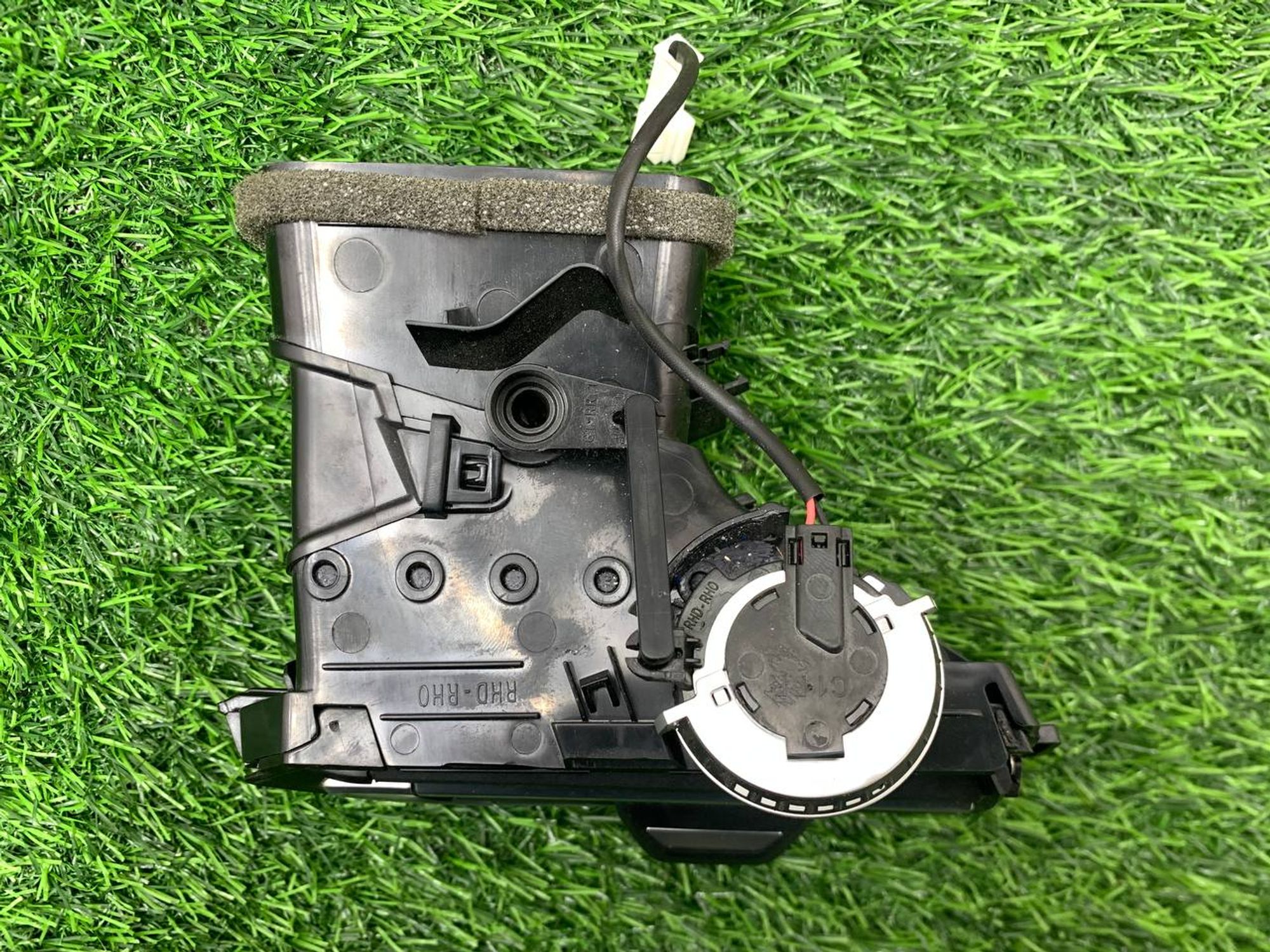 https://ycs.partsauto.market/partsauto-images/thmbs/userImages/h353NjtZg3VDP19b5HMt7LlpbQ93/part/08e35f7e-a418-472e-8bae-c4f679ca00da_1732868586378.jpg
