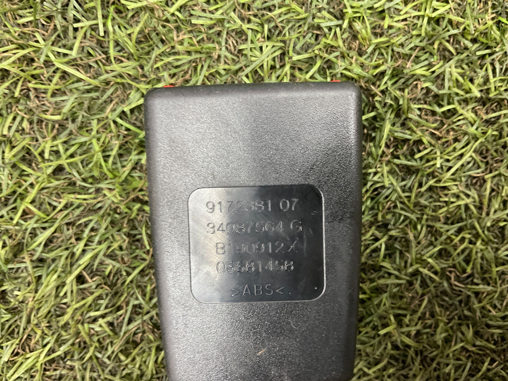 Замок ремня безопасности задний левый BMW 6 F06, 1000 рублей, Москва