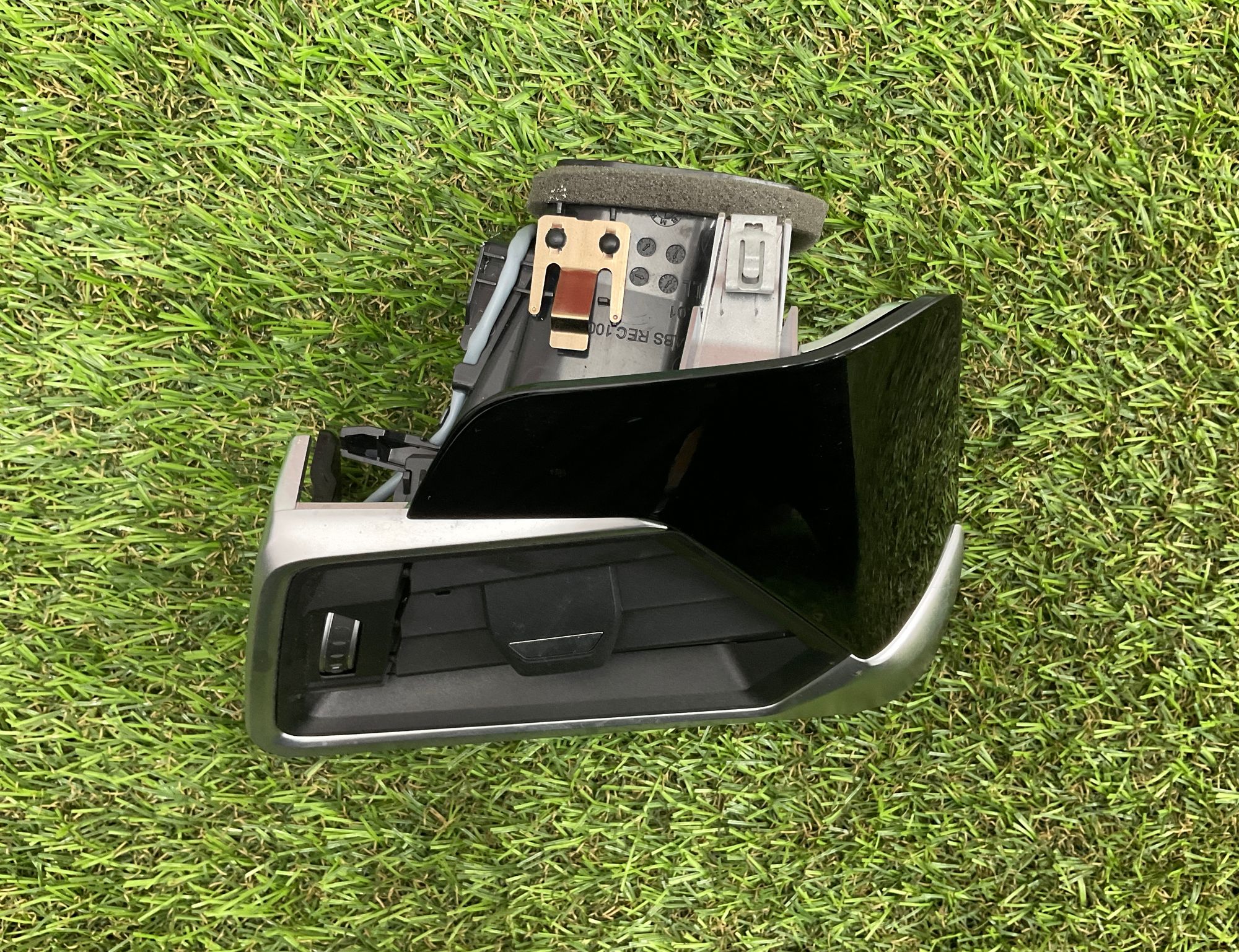 https://ycs.partsauto.market/partsauto-images/thmbs/userImages/h353NjtZg3VDP19b5HMt7LlpbQ93/part/0970ad22-eeaf-4416-bd8d-6093271ce6f7_1748533233380.jpg