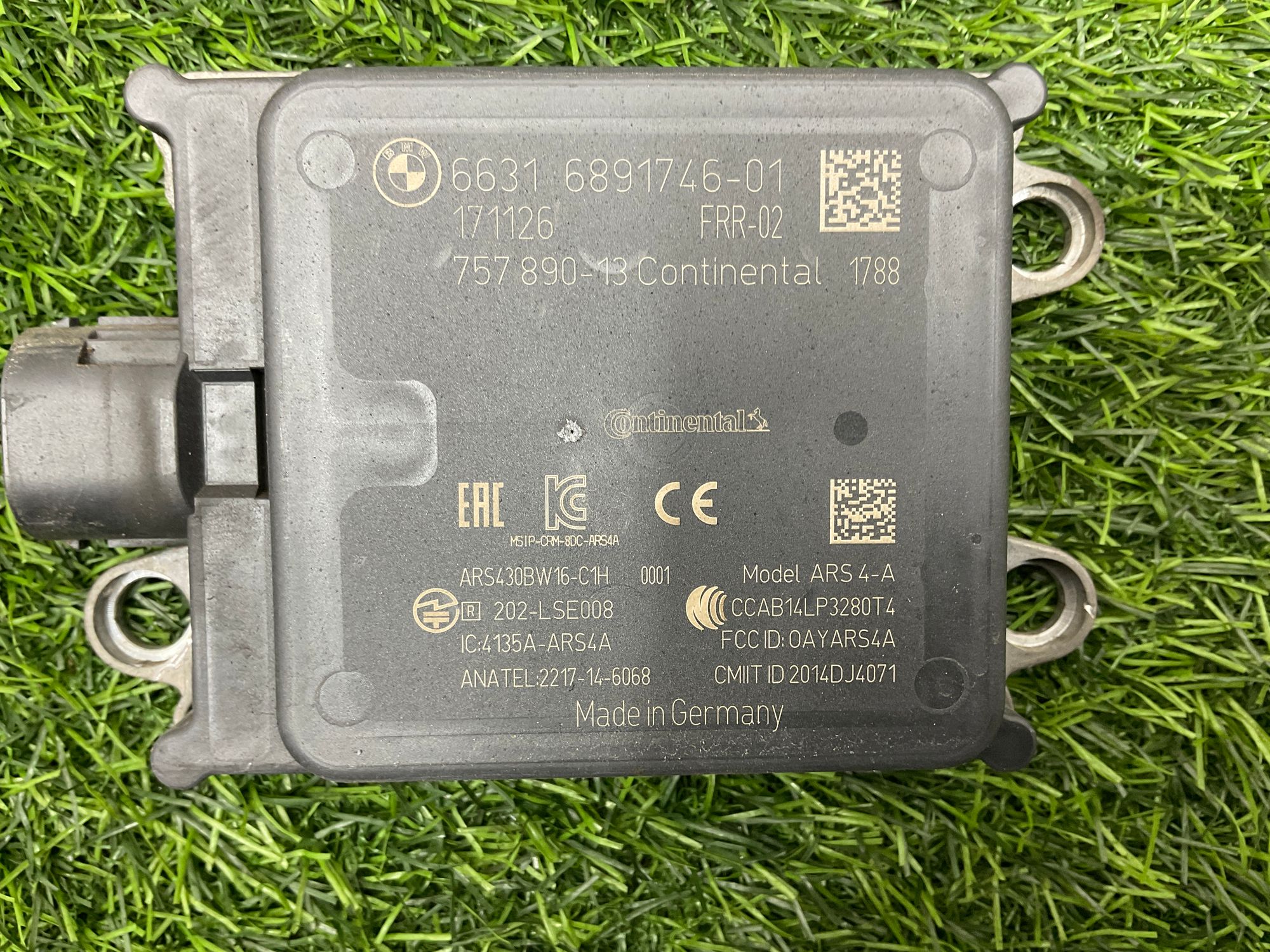 https://ycs.partsauto.market/partsauto-images/thmbs/userImages/h353NjtZg3VDP19b5HMt7LlpbQ93/part/0a2902fd-17a2-47a5-ae9b-3bb651ecf07b_1735302850926.jpg