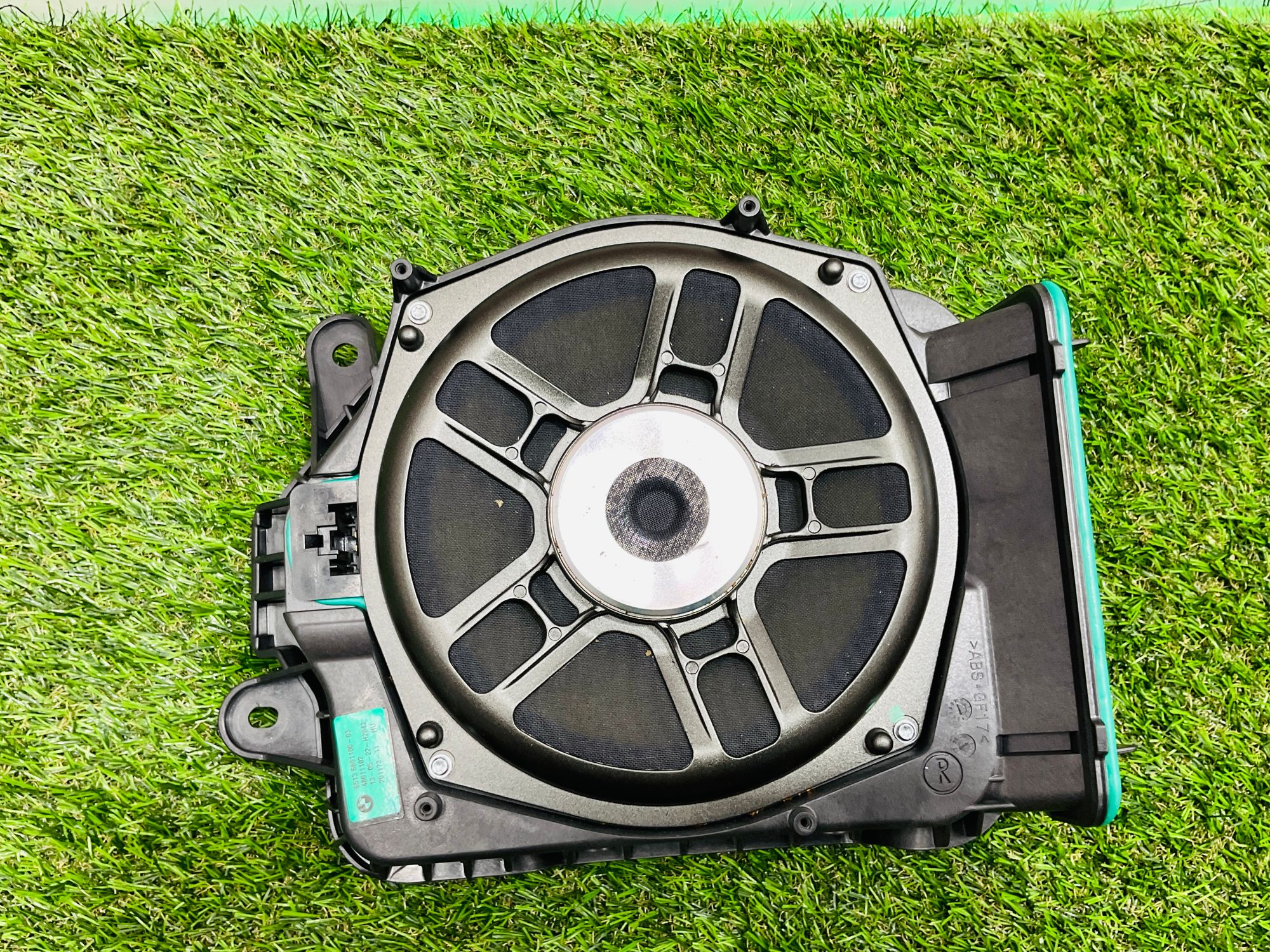 https://ycs.partsauto.market/partsauto-images/thmbs/userImages/h353NjtZg3VDP19b5HMt7LlpbQ93/part/0a32efc2-b2e3-42c9-94e5-2f298d940cac_1780318272257.jpg