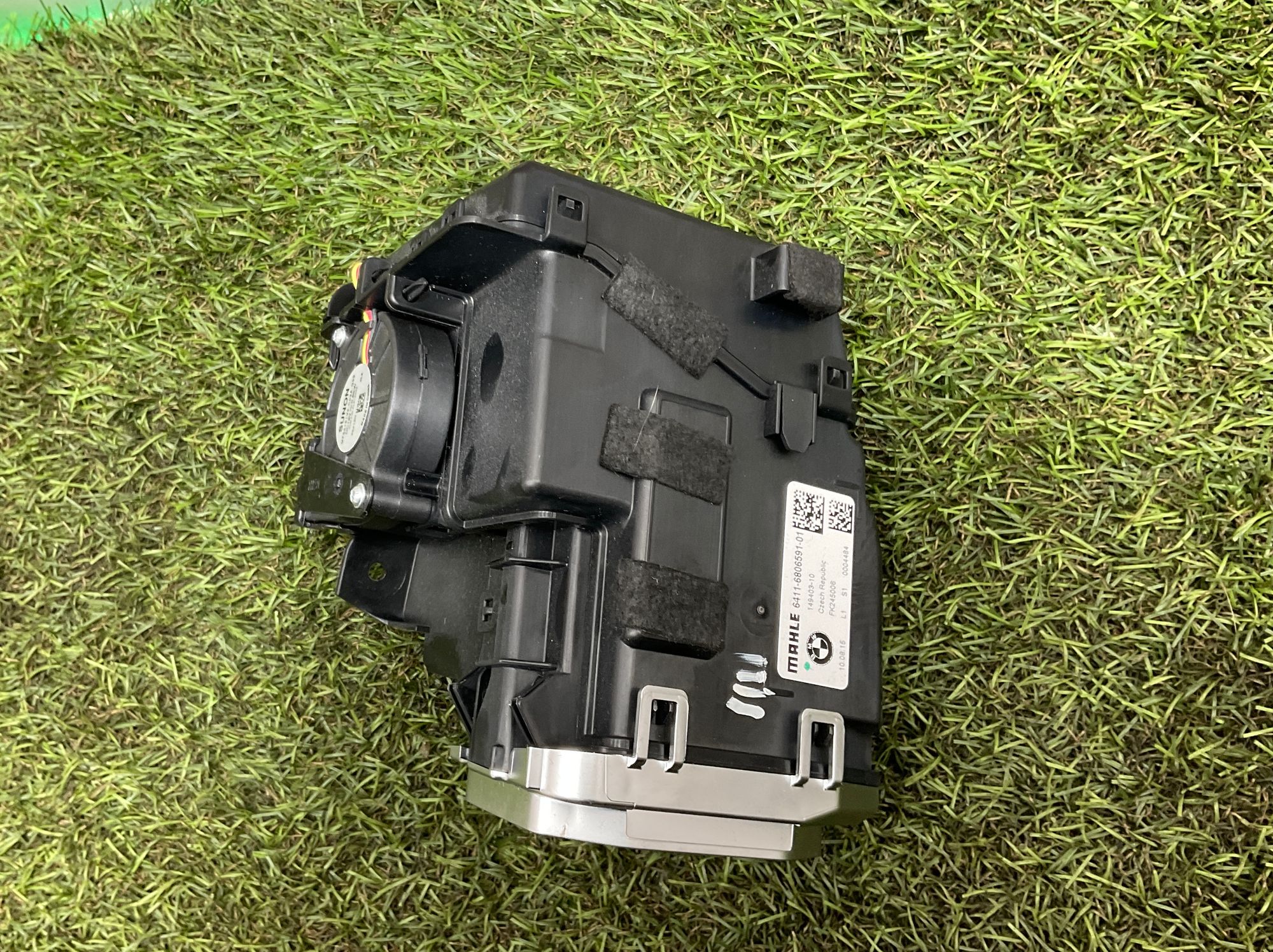 https://ycs.partsauto.market/partsauto-images/thmbs/userImages/h353NjtZg3VDP19b5HMt7LlpbQ93/part/0aa86093-23ec-4534-b634-842edb69b1c3_1764667176691.jpg