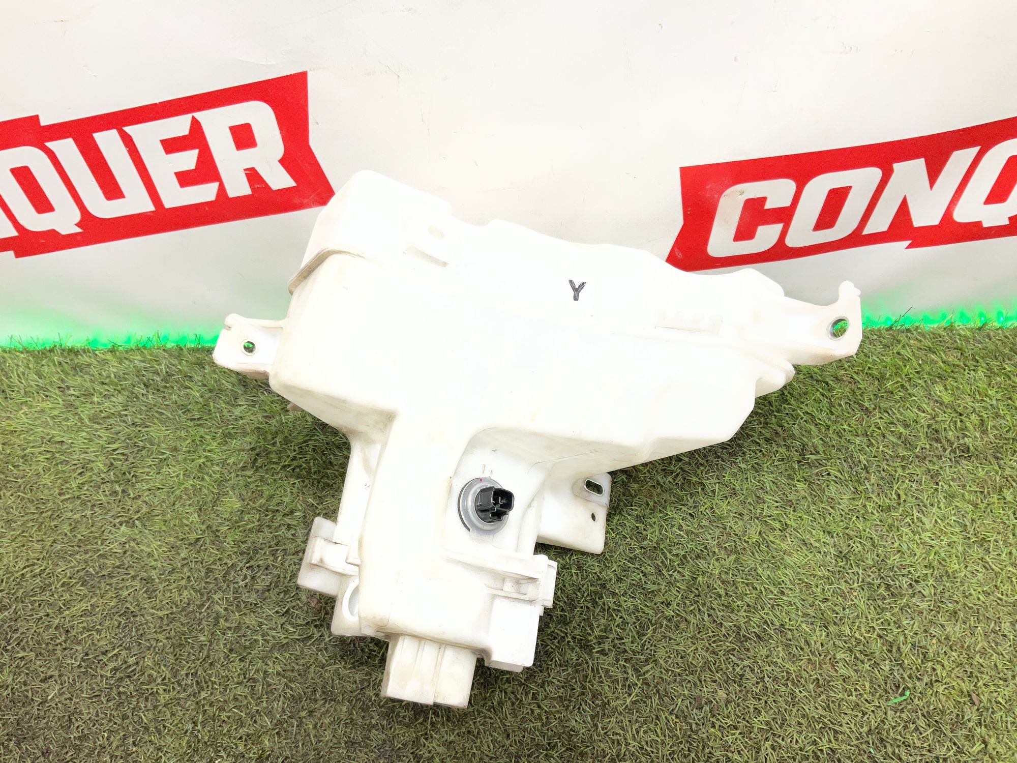 Бачок стеклоомывателя Toyota Land Cruiser 300 (2021—2023) 2022, 6500 рублей, Москва