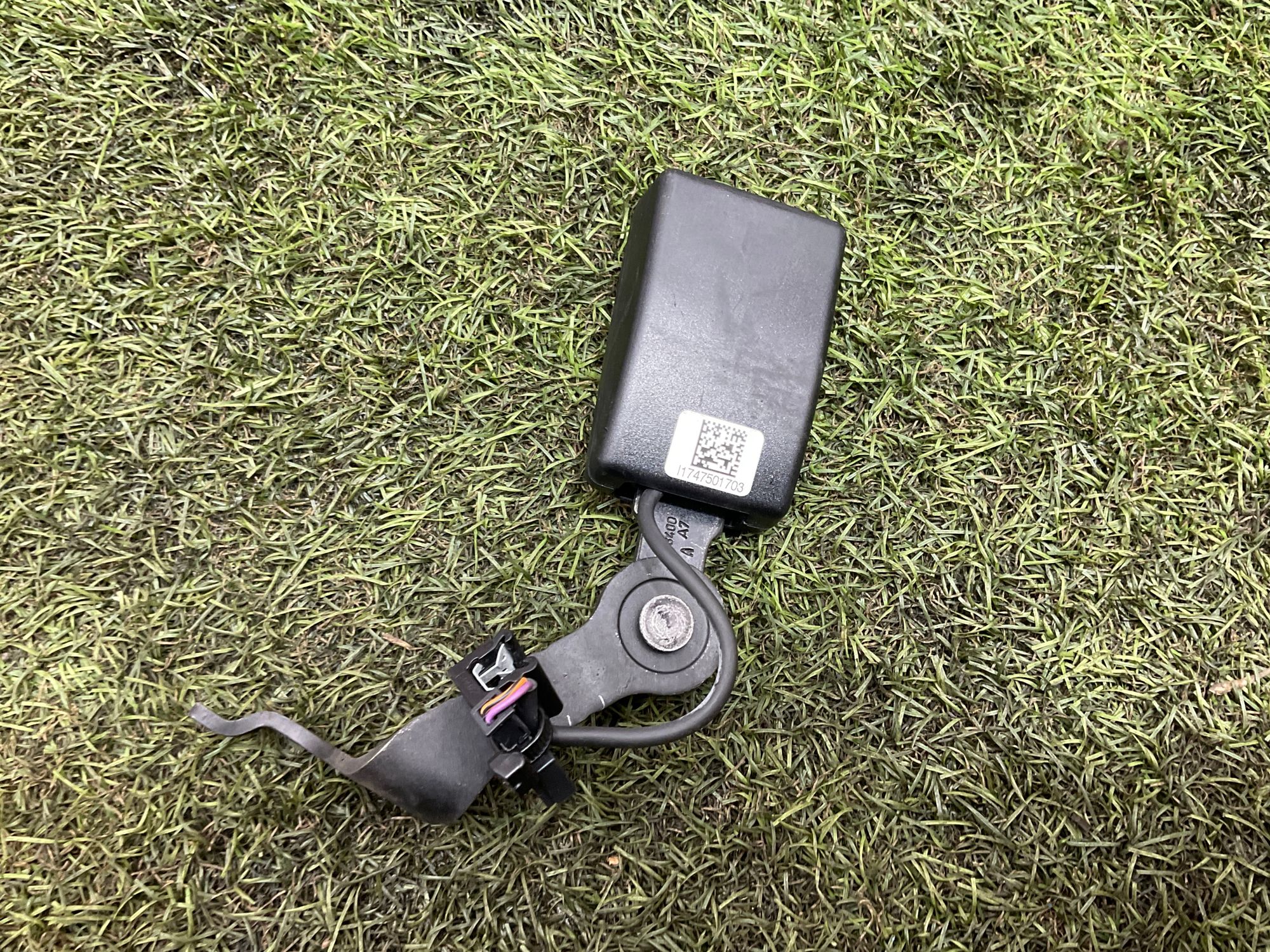 Замок ремня безопасности задний левый BMW 5 F90, 1000 рублей, Москва