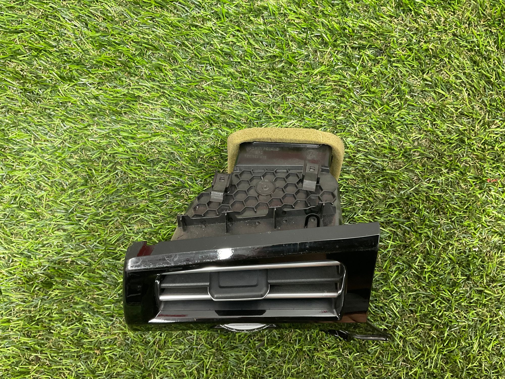https://ycs.partsauto.market/partsauto-images/thmbs/userImages/h353NjtZg3VDP19b5HMt7LlpbQ93/part/0b380d73-b0d8-48f0-a691-48cd0d640ea8_1785850787719.jpg
