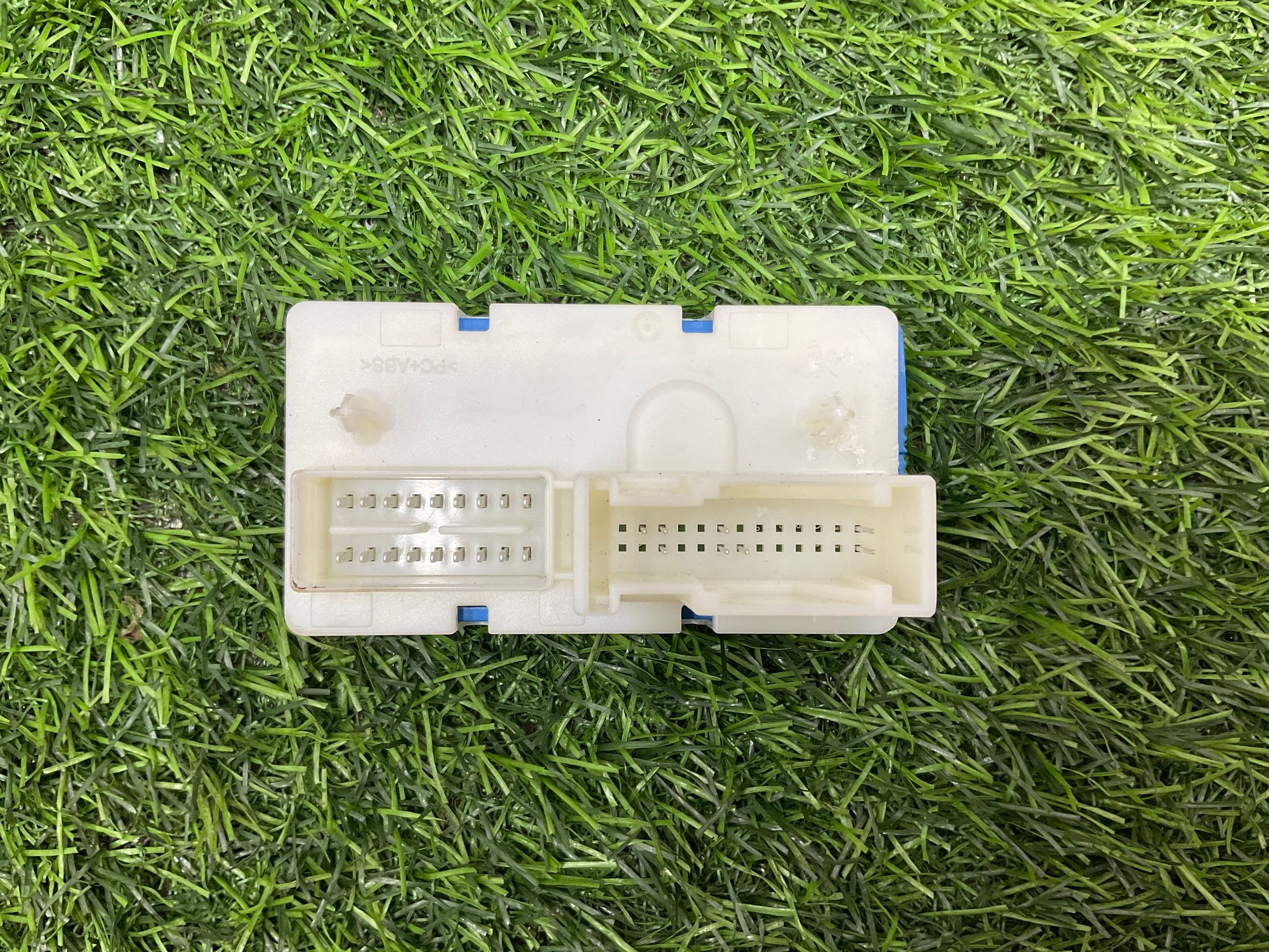 https://ycs.partsauto.market/partsauto-images/thmbs/userImages/h353NjtZg3VDP19b5HMt7LlpbQ93/part/0b505cf8-8f5d-4f0b-8a51-e51ef92ffbe5_1734698240723.jpg