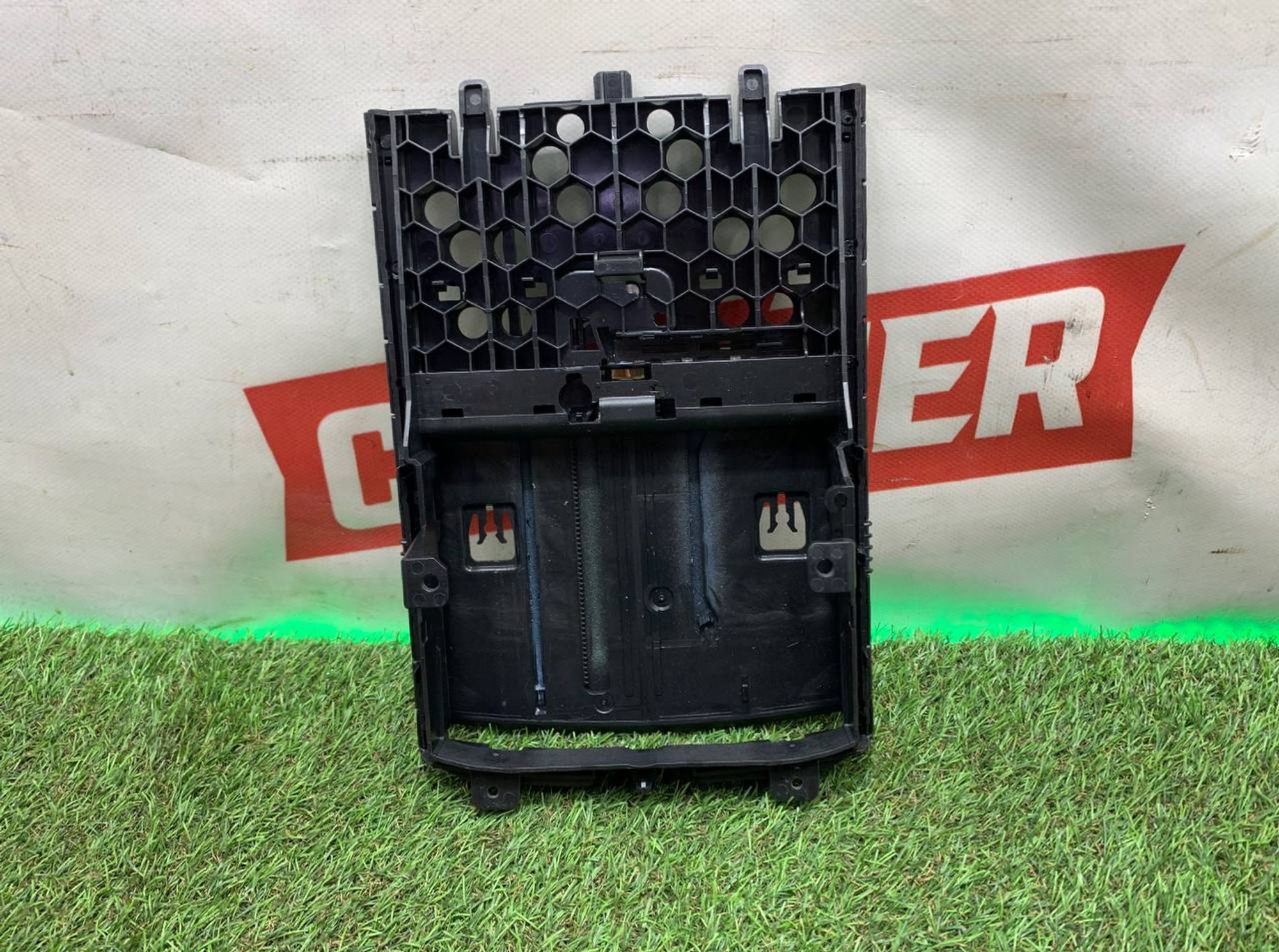 https://ycs.partsauto.market/partsauto-images/thmbs/userImages/h353NjtZg3VDP19b5HMt7LlpbQ93/part/0b666613-fd28-4fc3-bf5f-fdfdde5ea287_1718009557151.jpg